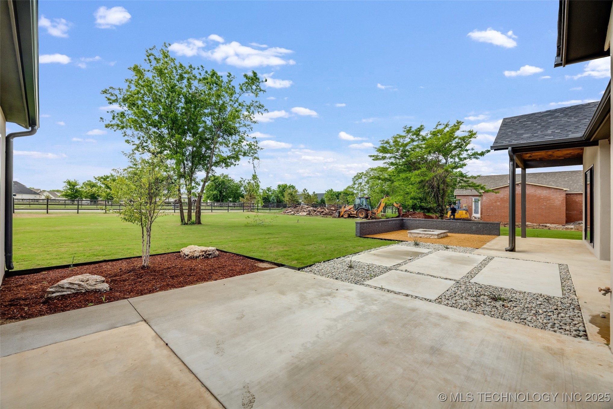 17644 E White Tail Cove