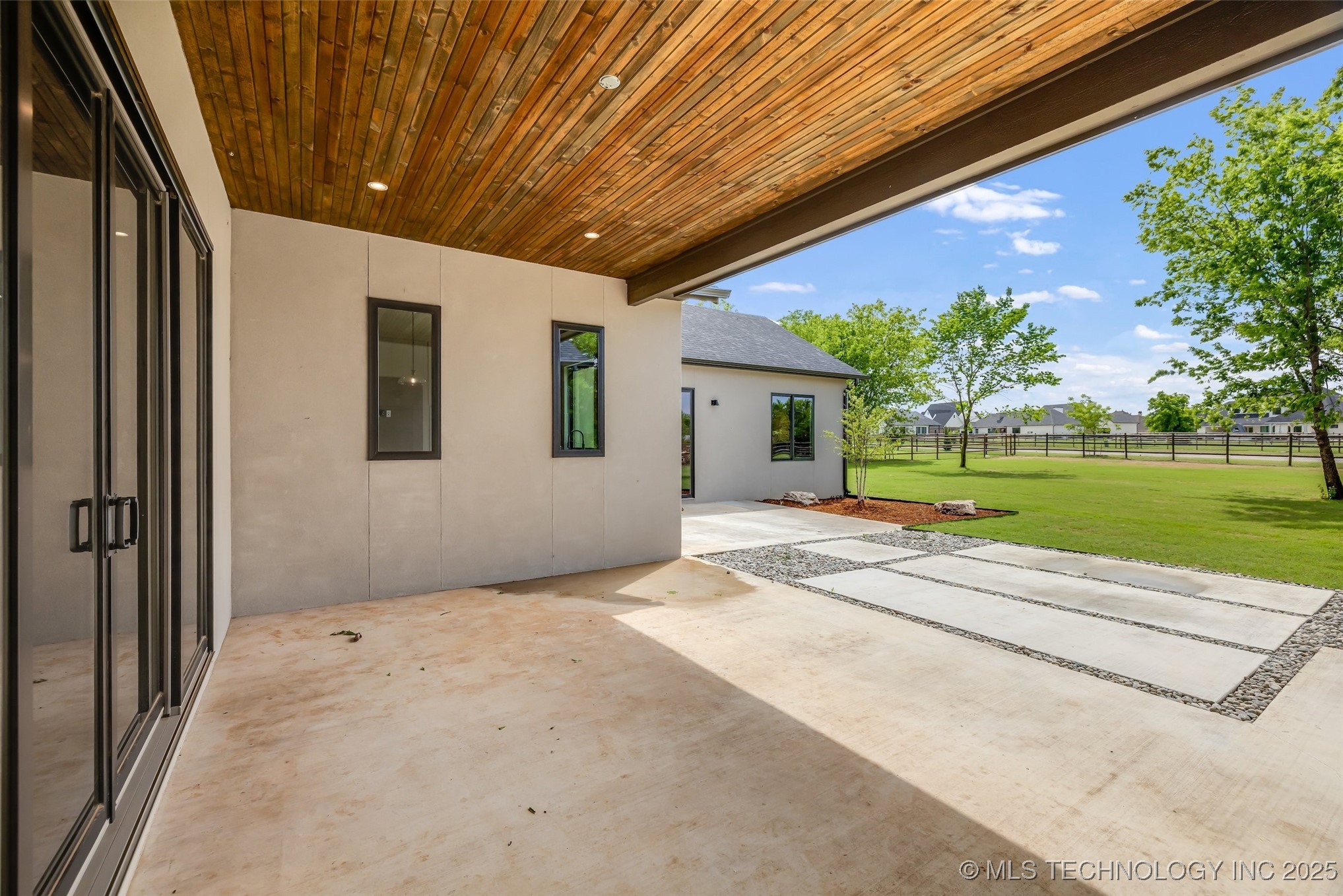 17644 E White Tail Cove