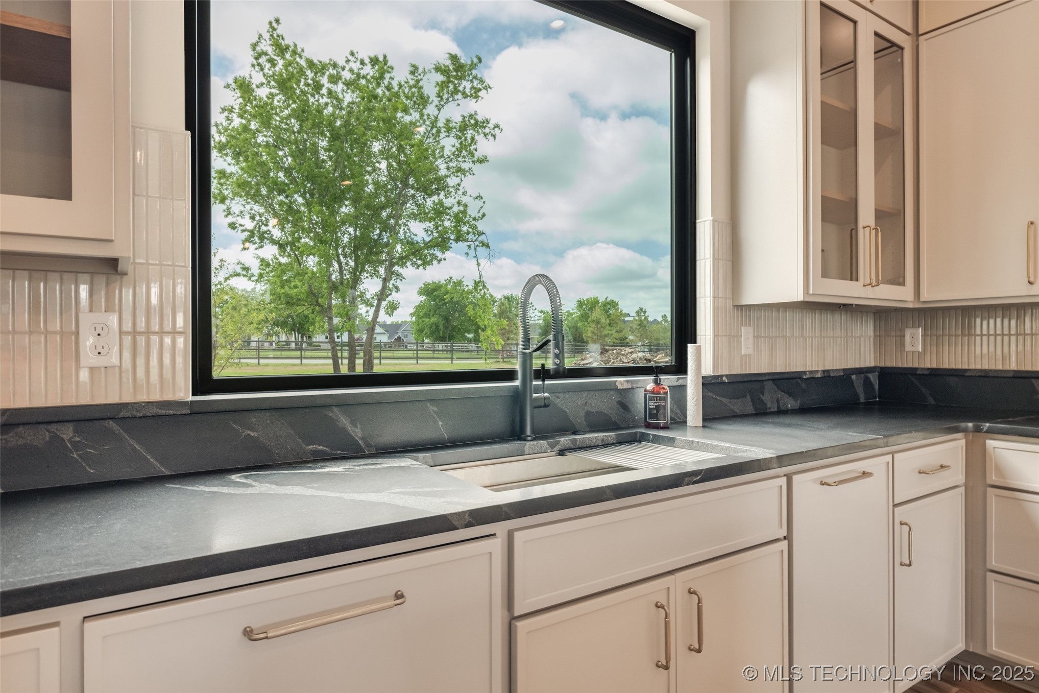 17644 E White Tail Cove