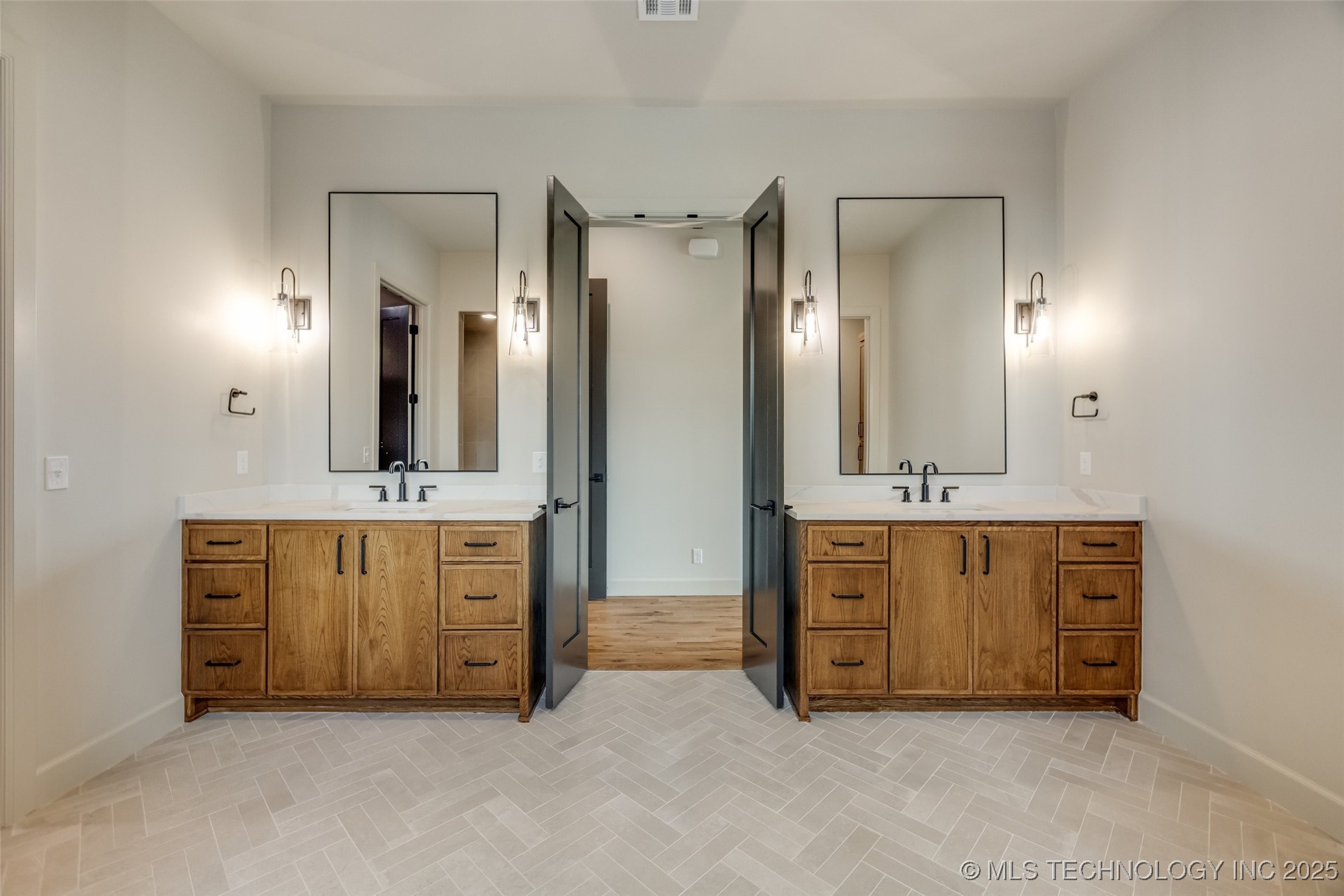 17644 E White Tail Cove