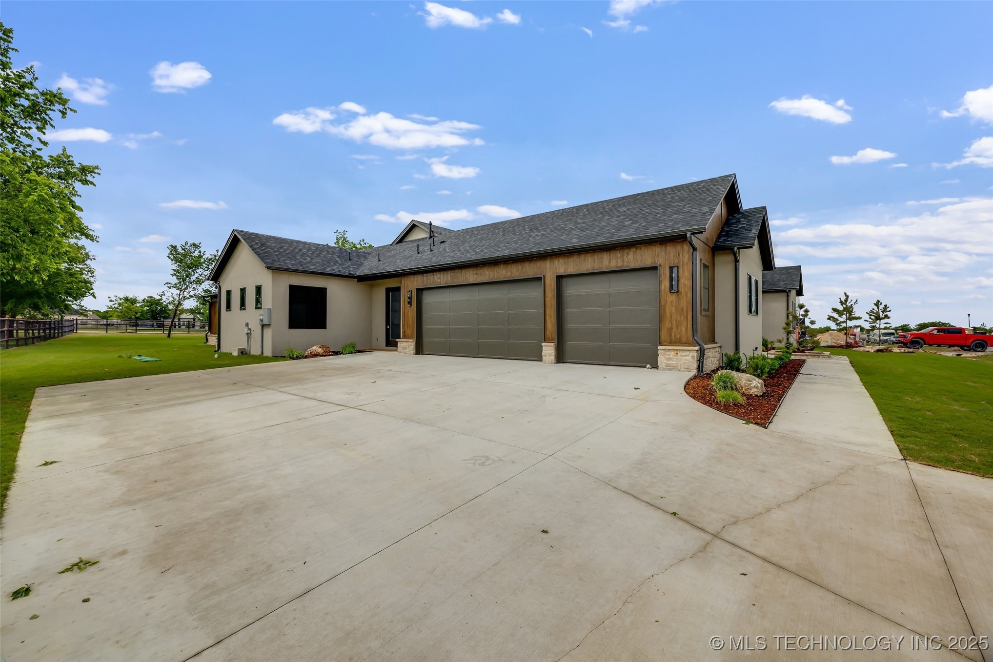 17644 E White Tail Cove