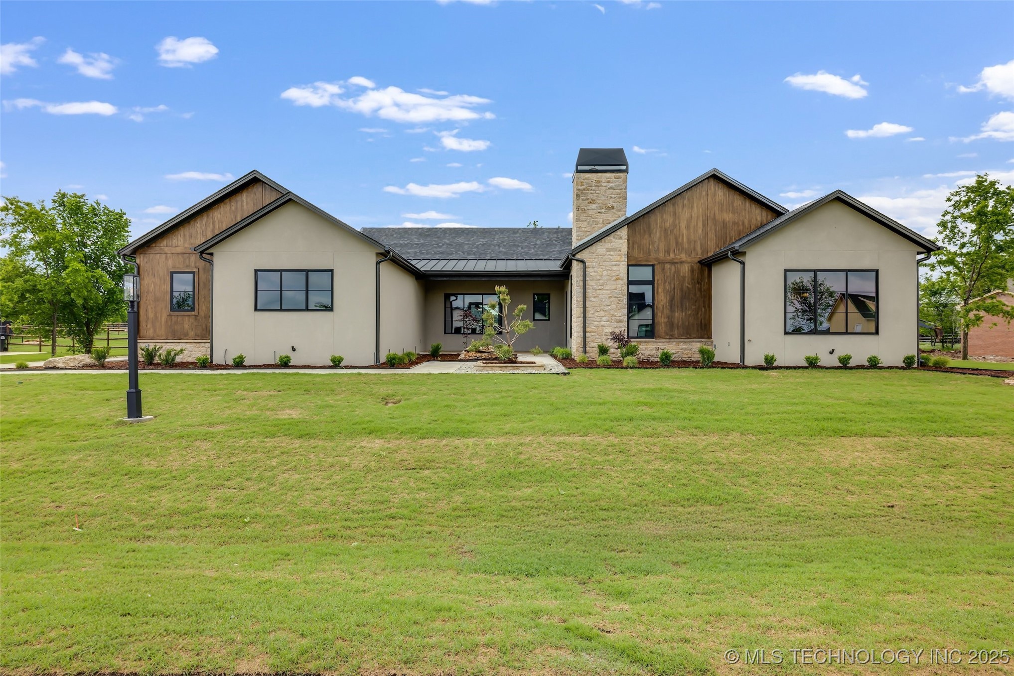 17644 E White Tail Cove