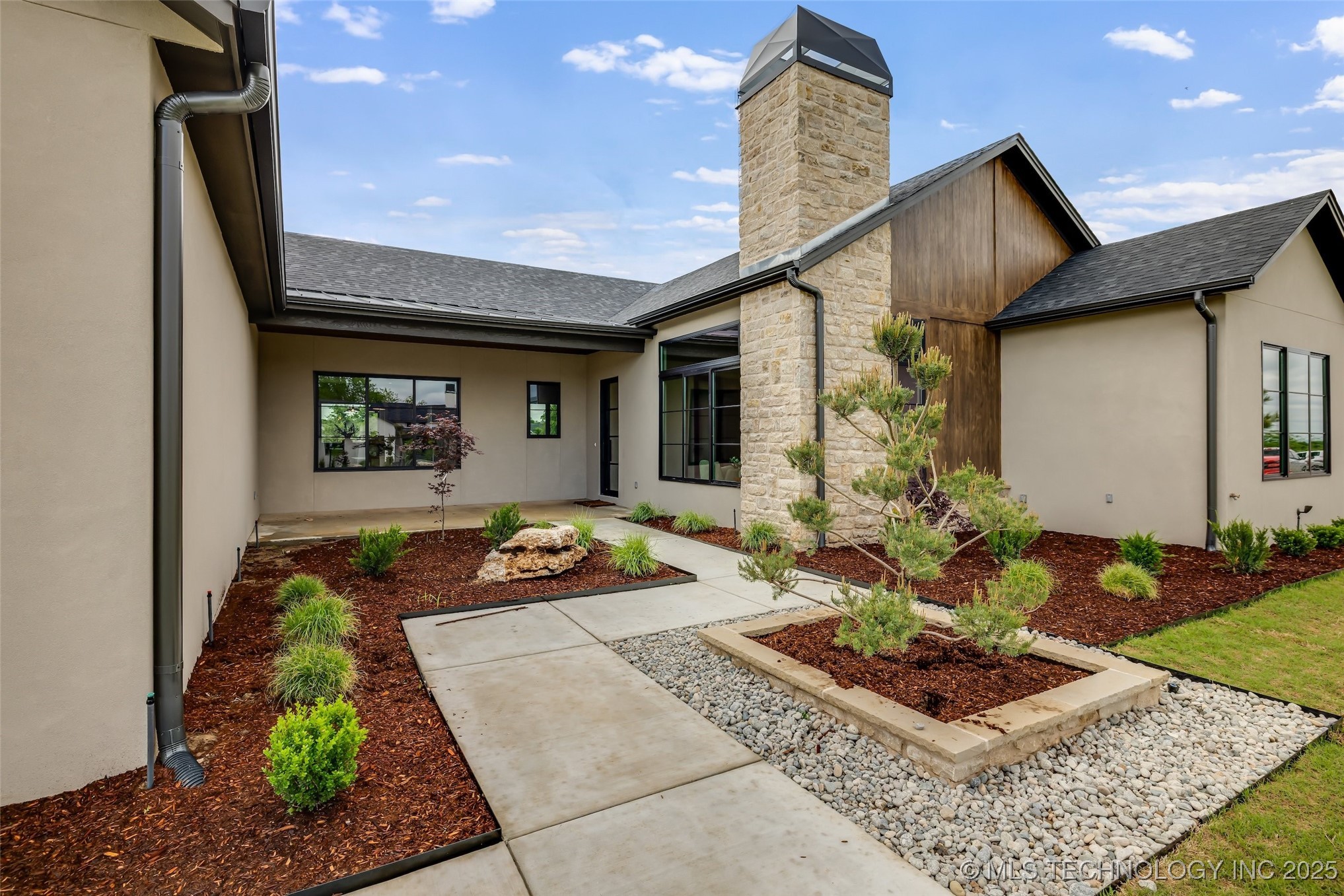 17644 E White Tail Cove