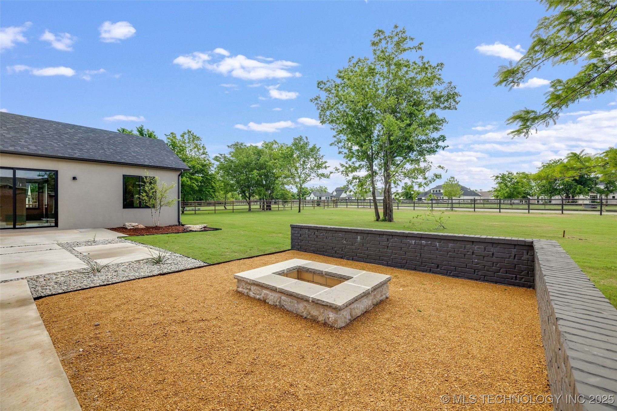 17644 E White Tail Cove