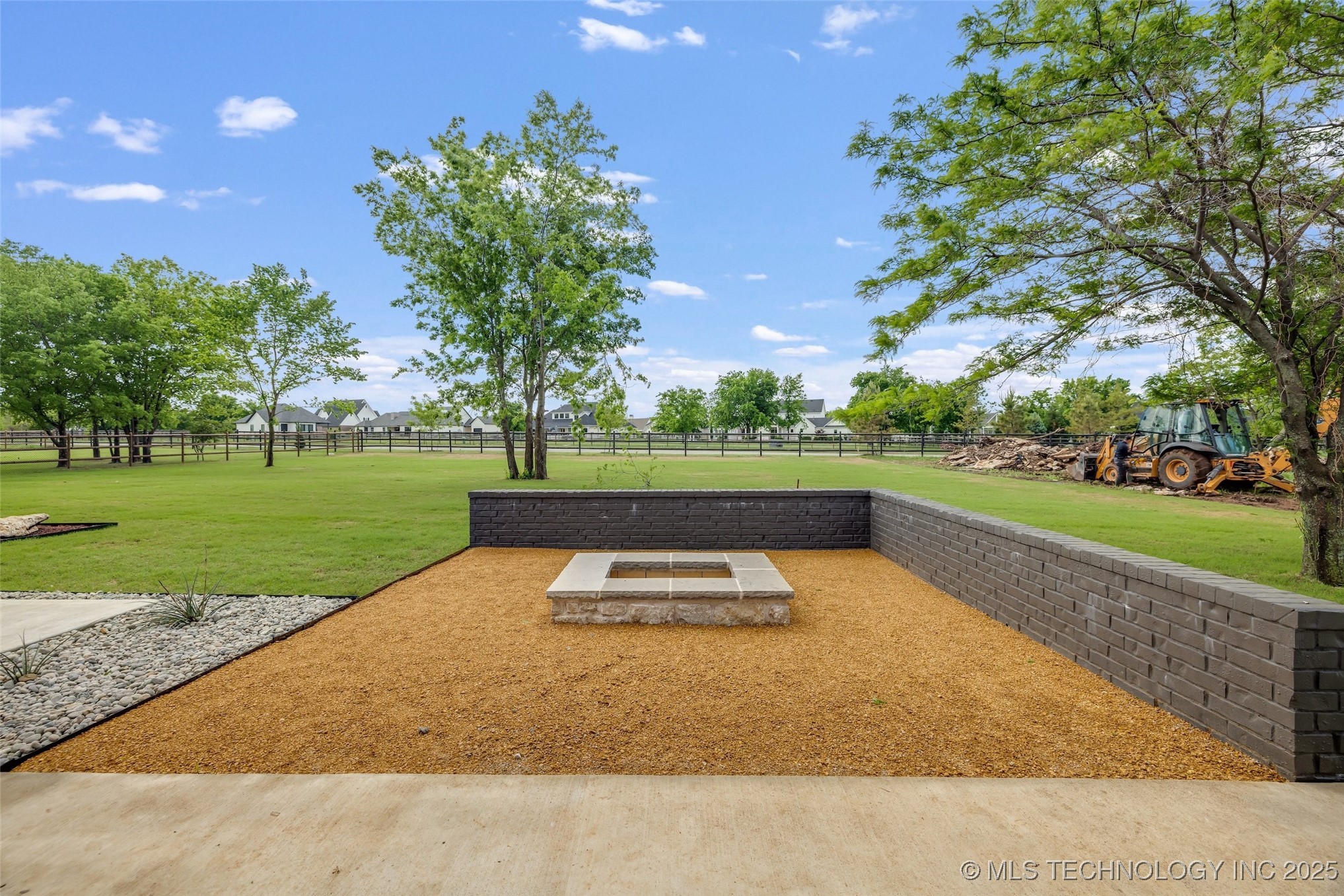 17644 E White Tail Cove