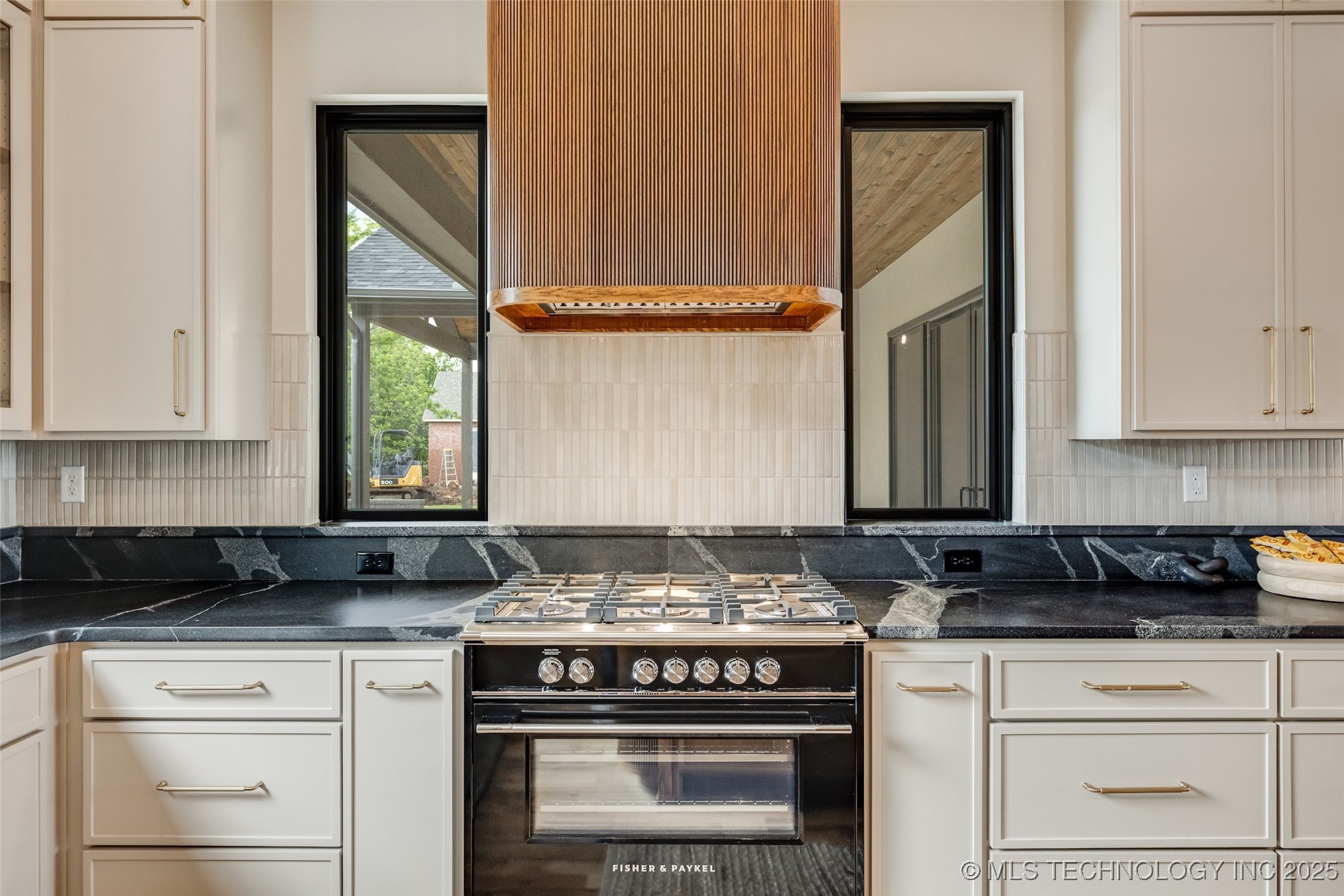 17644 E White Tail Cove