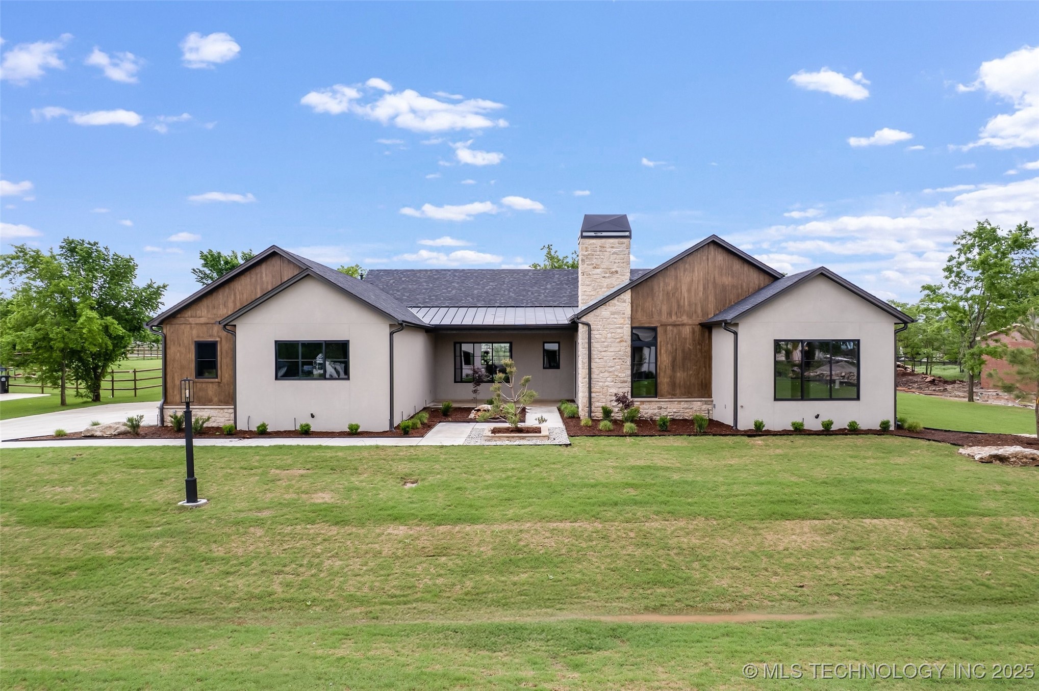 17644 E White Tail Cove