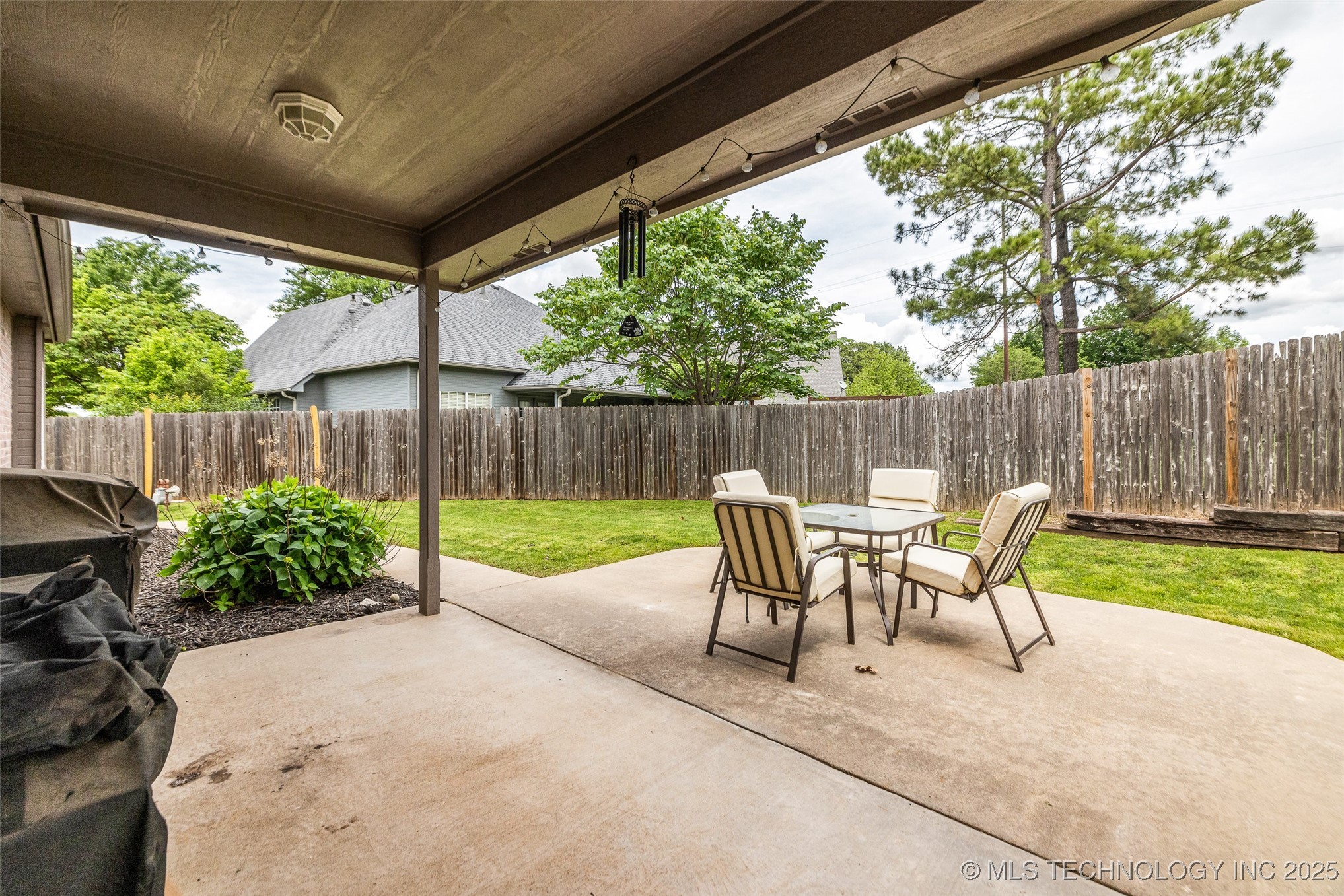 11521 S Locust Avenue