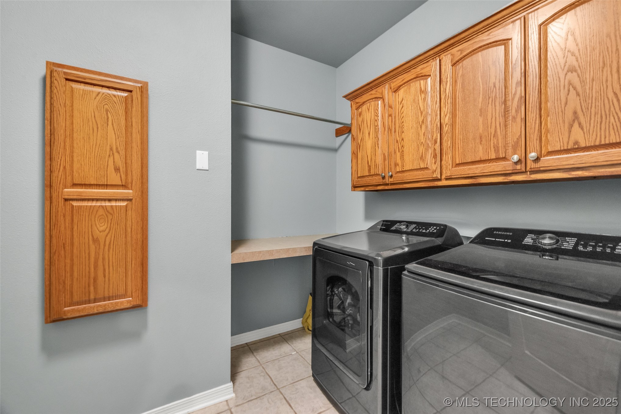 11521 S Locust Avenue