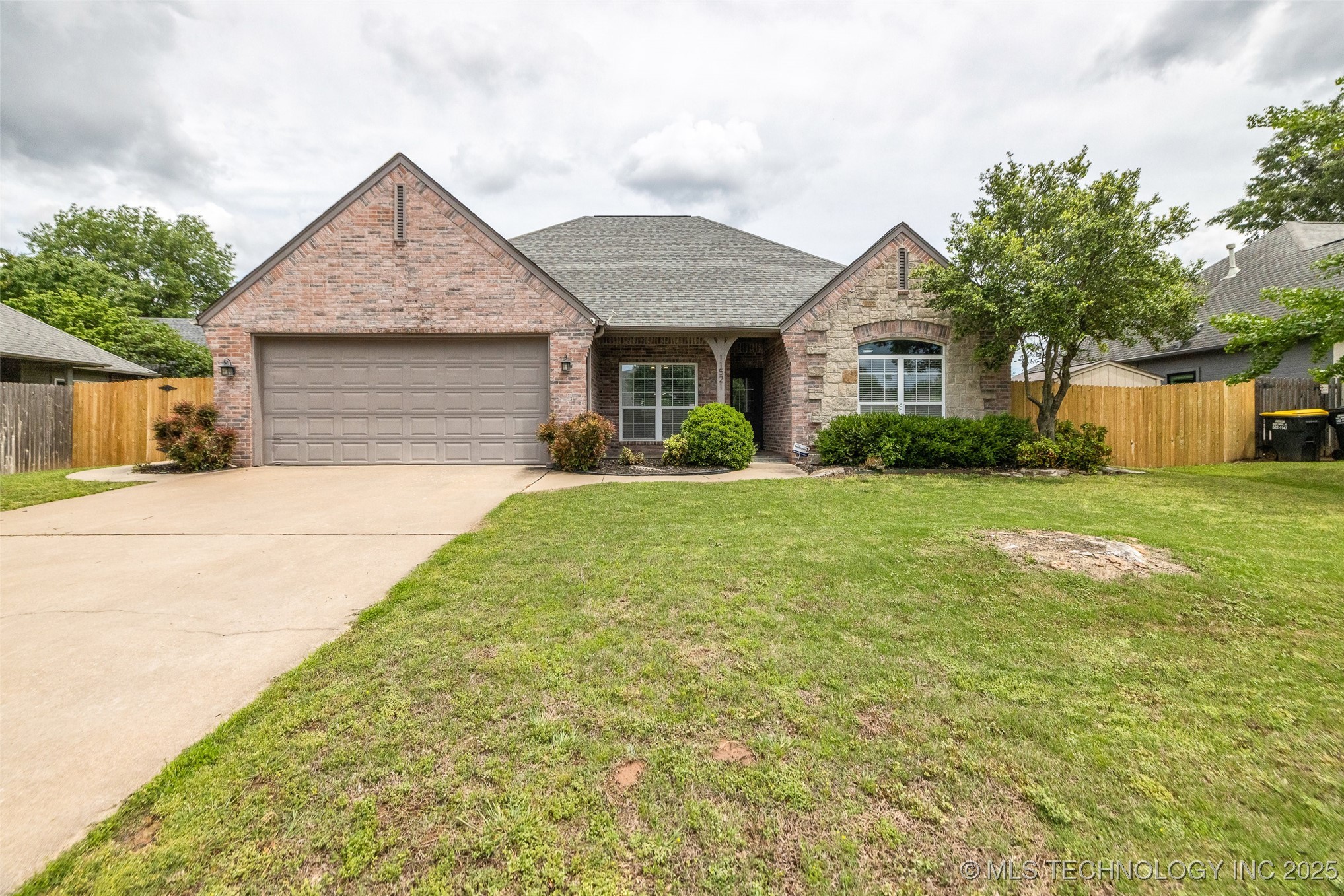 11521 S Locust Avenue