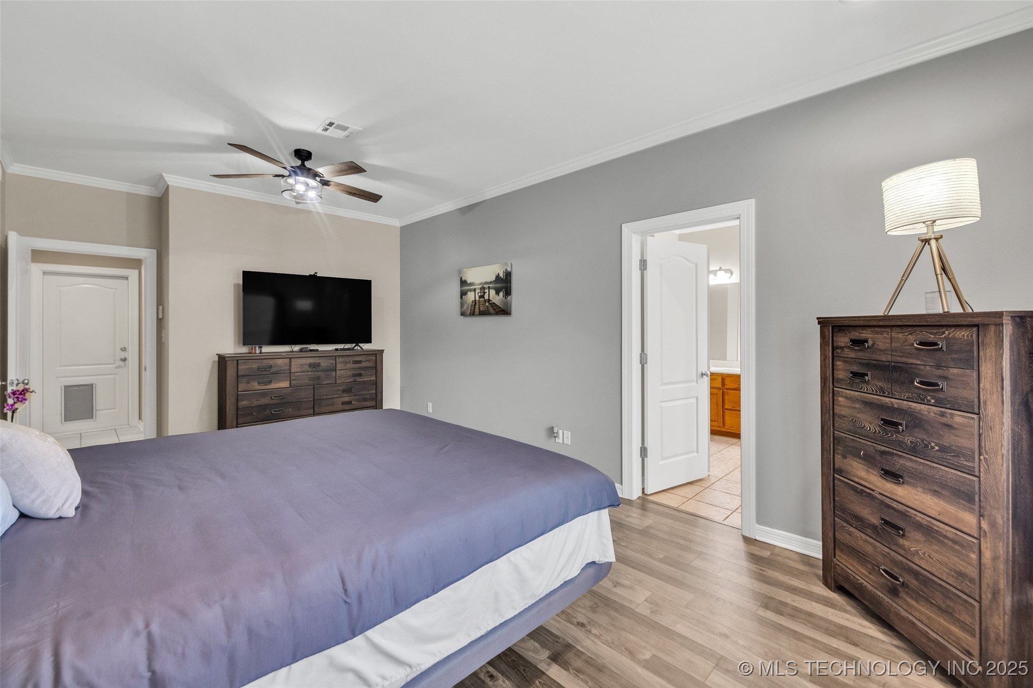 11521 S Locust Avenue