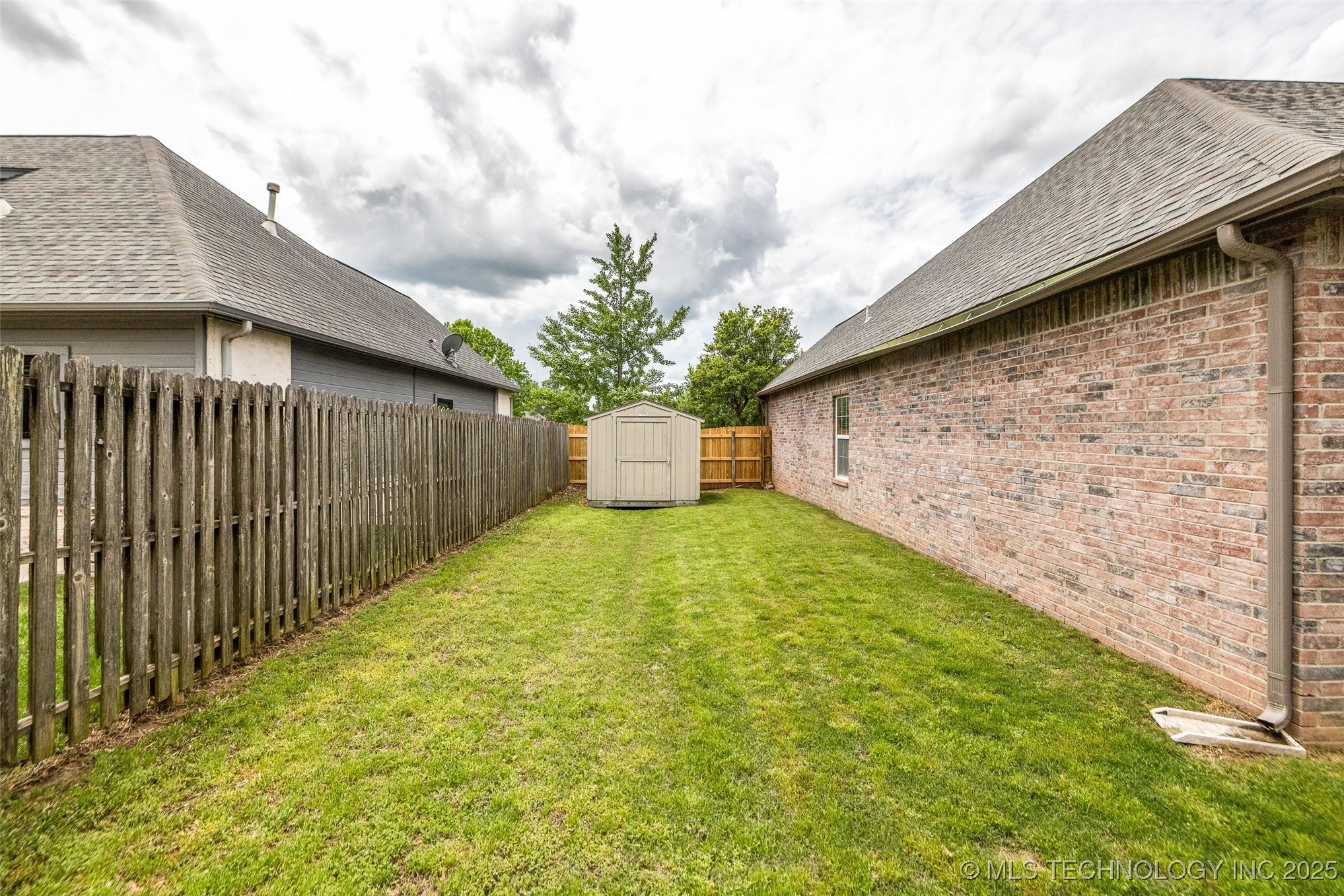 11521 S Locust Avenue