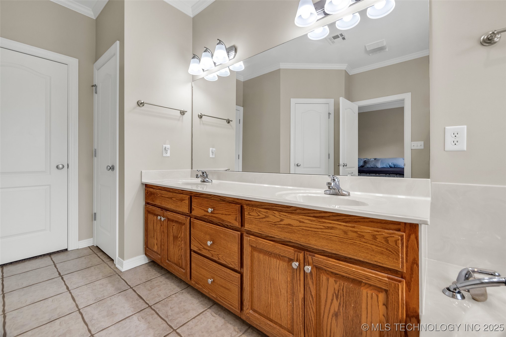 11521 S Locust Avenue