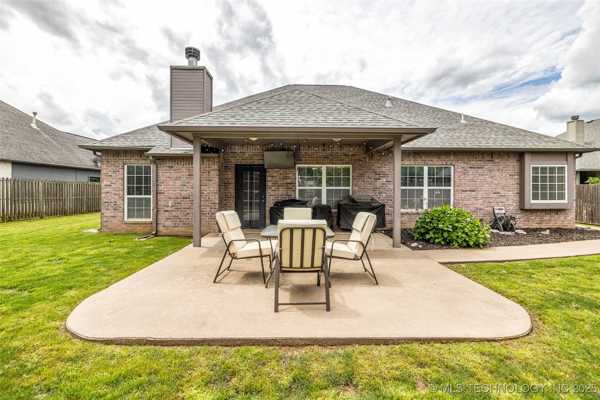 11521 S Locust Avenue