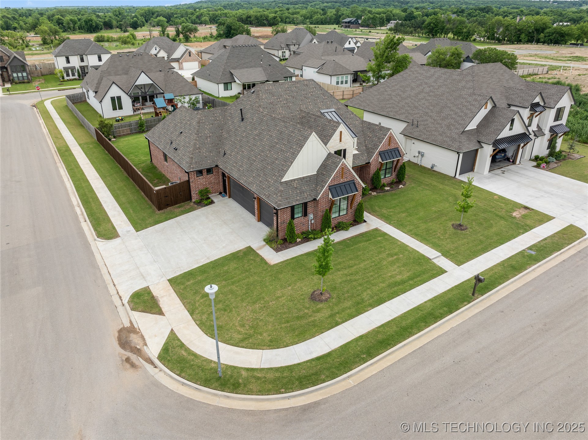 2978 E 146th Street S