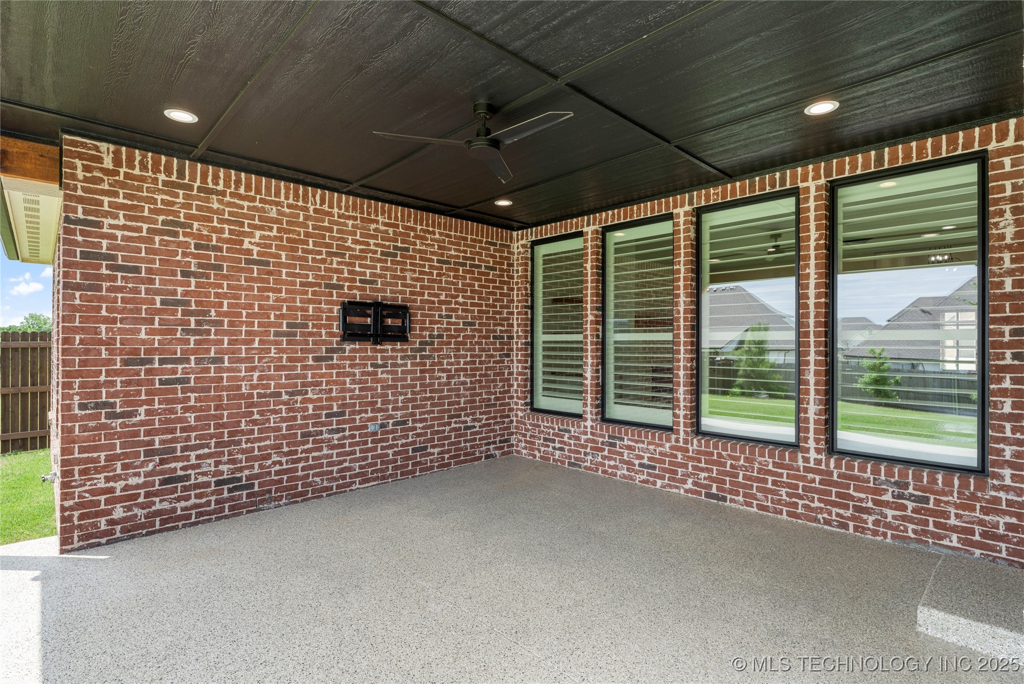 2978 E 146th Street S