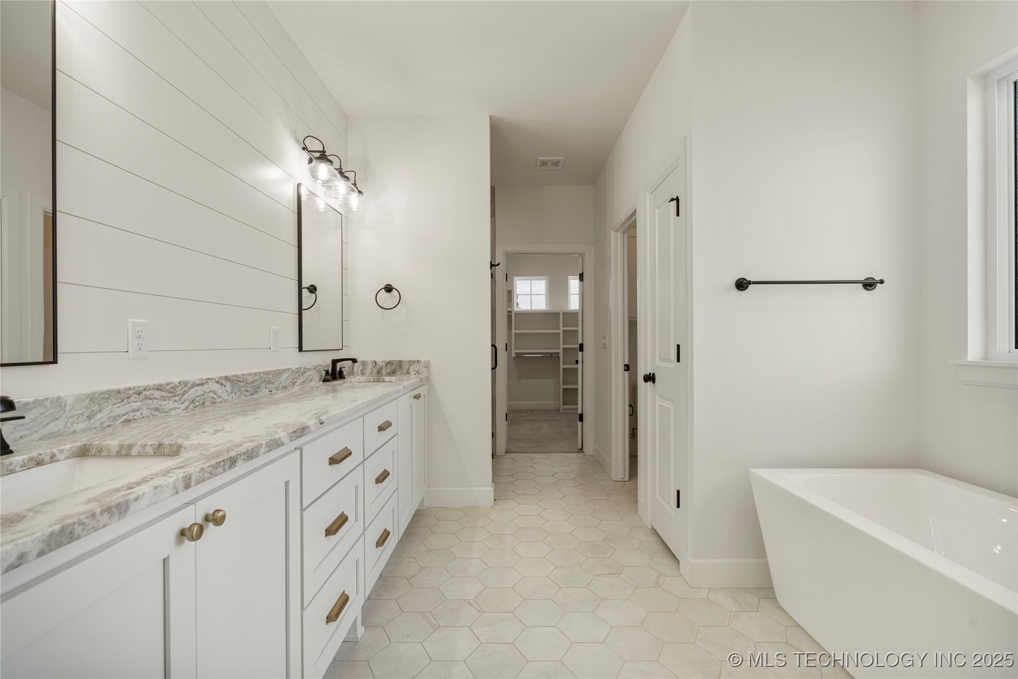 2978 E 146th Street S