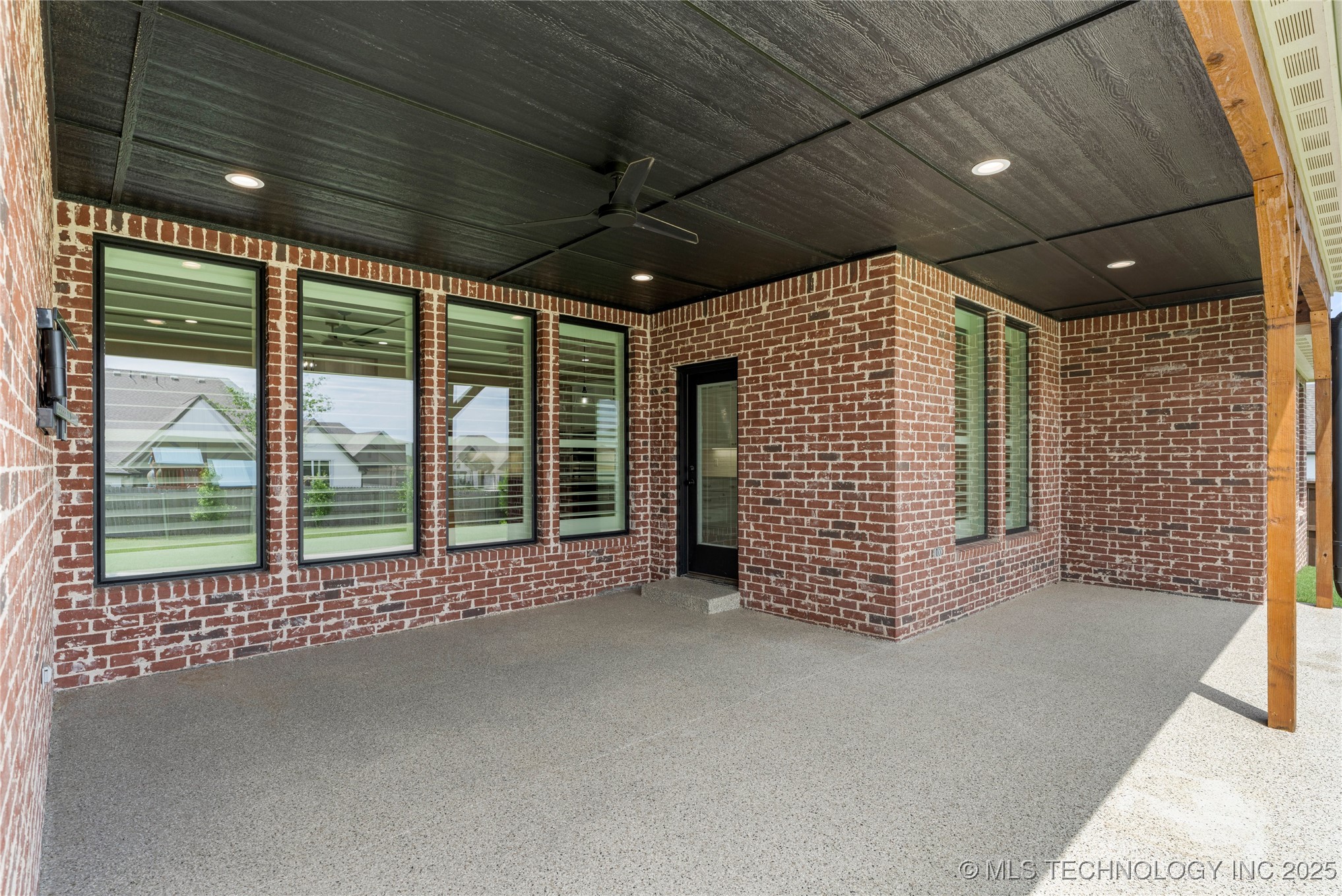 2978 E 146th Street S