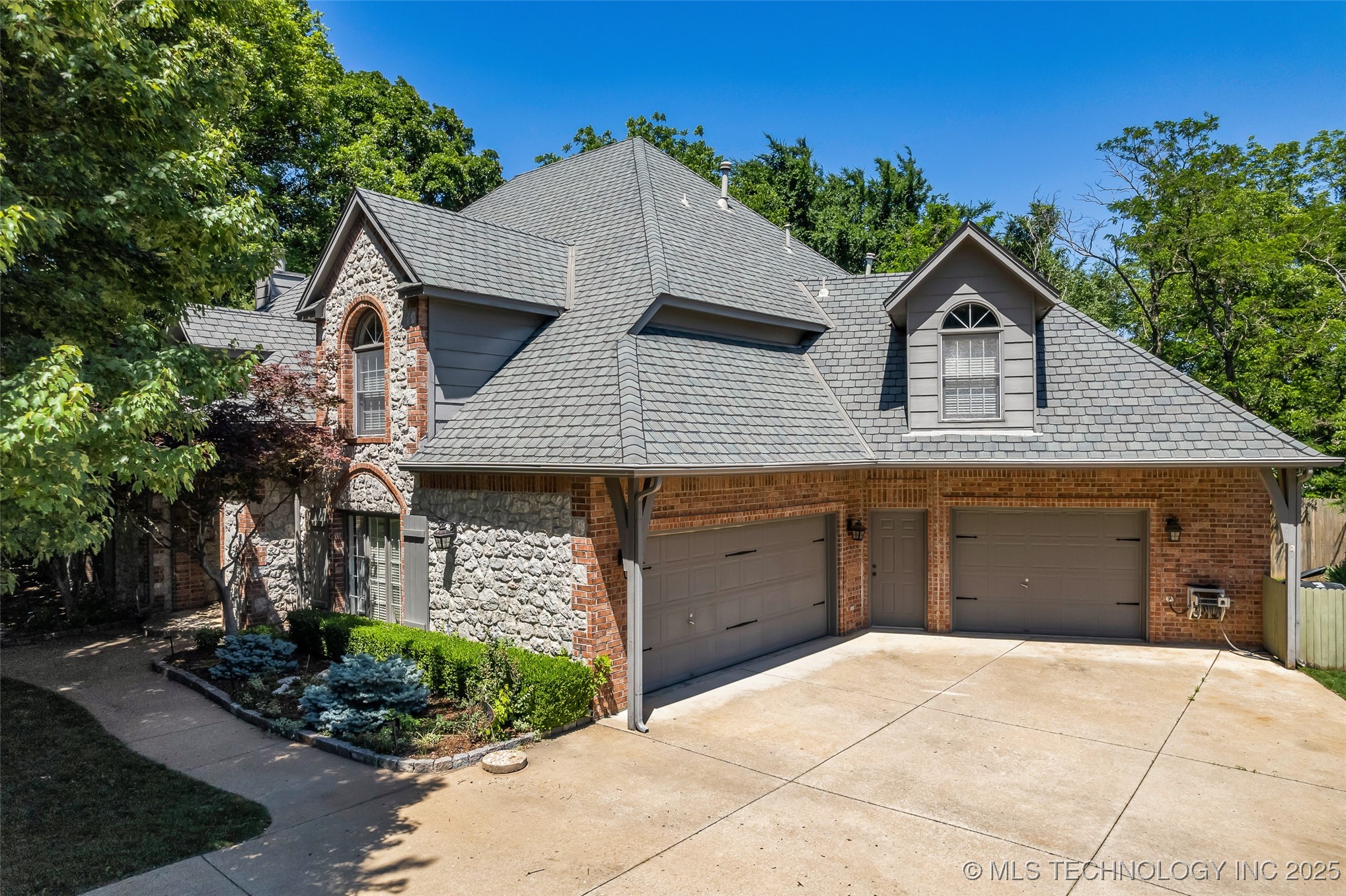 8515 S Canton Avenue