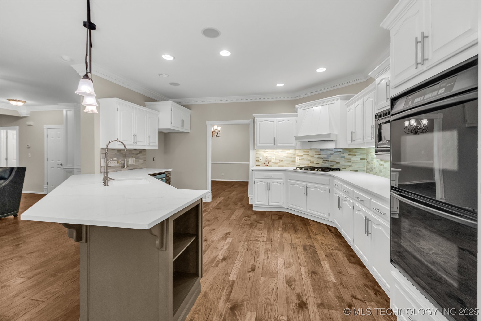 8515 S Canton Avenue