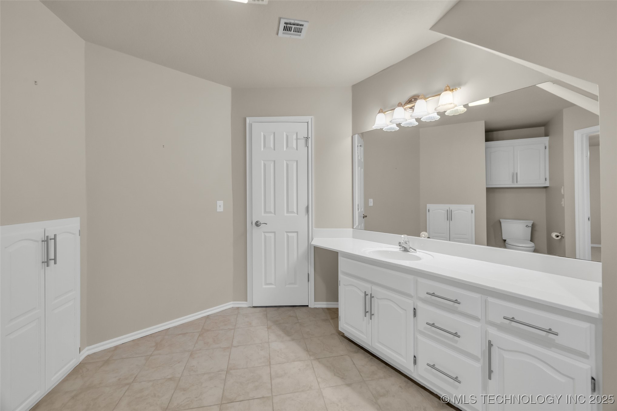 8515 S Canton Avenue