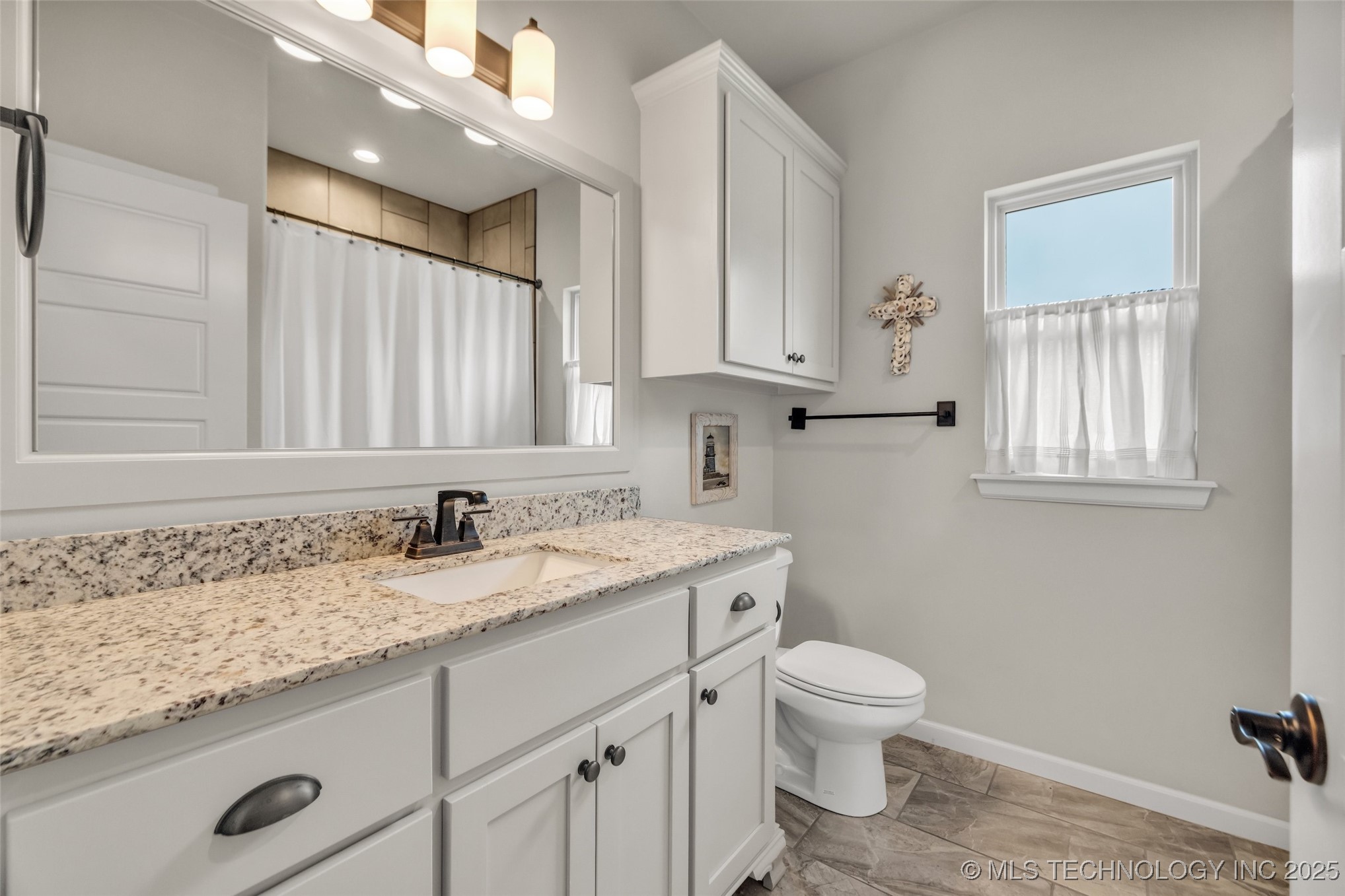 6808 S Chestnut Avenue