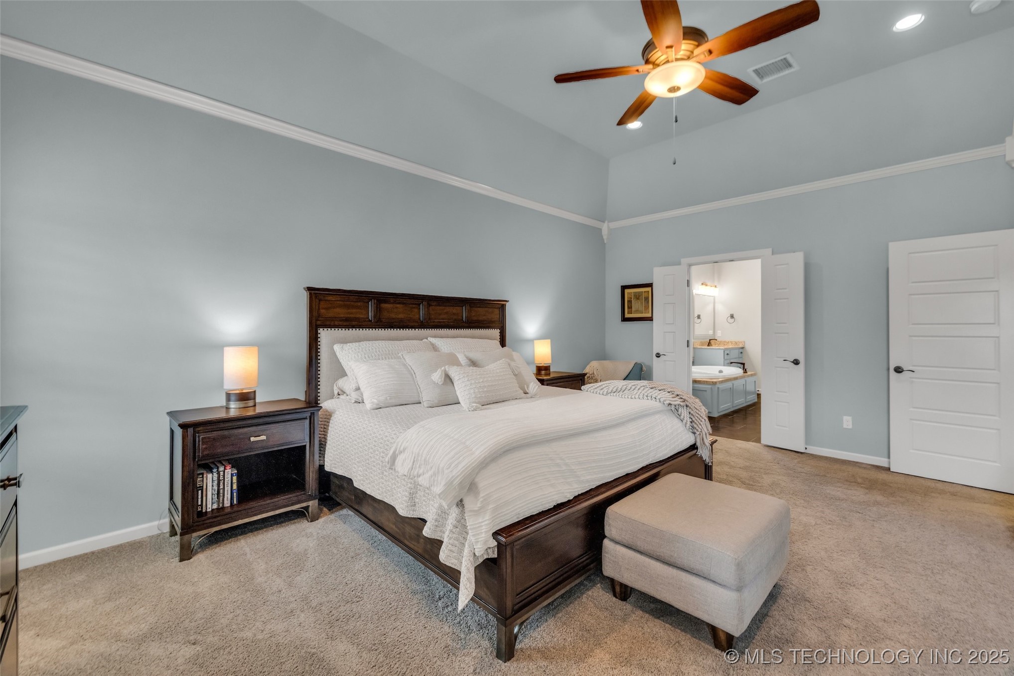 6808 S Chestnut Avenue