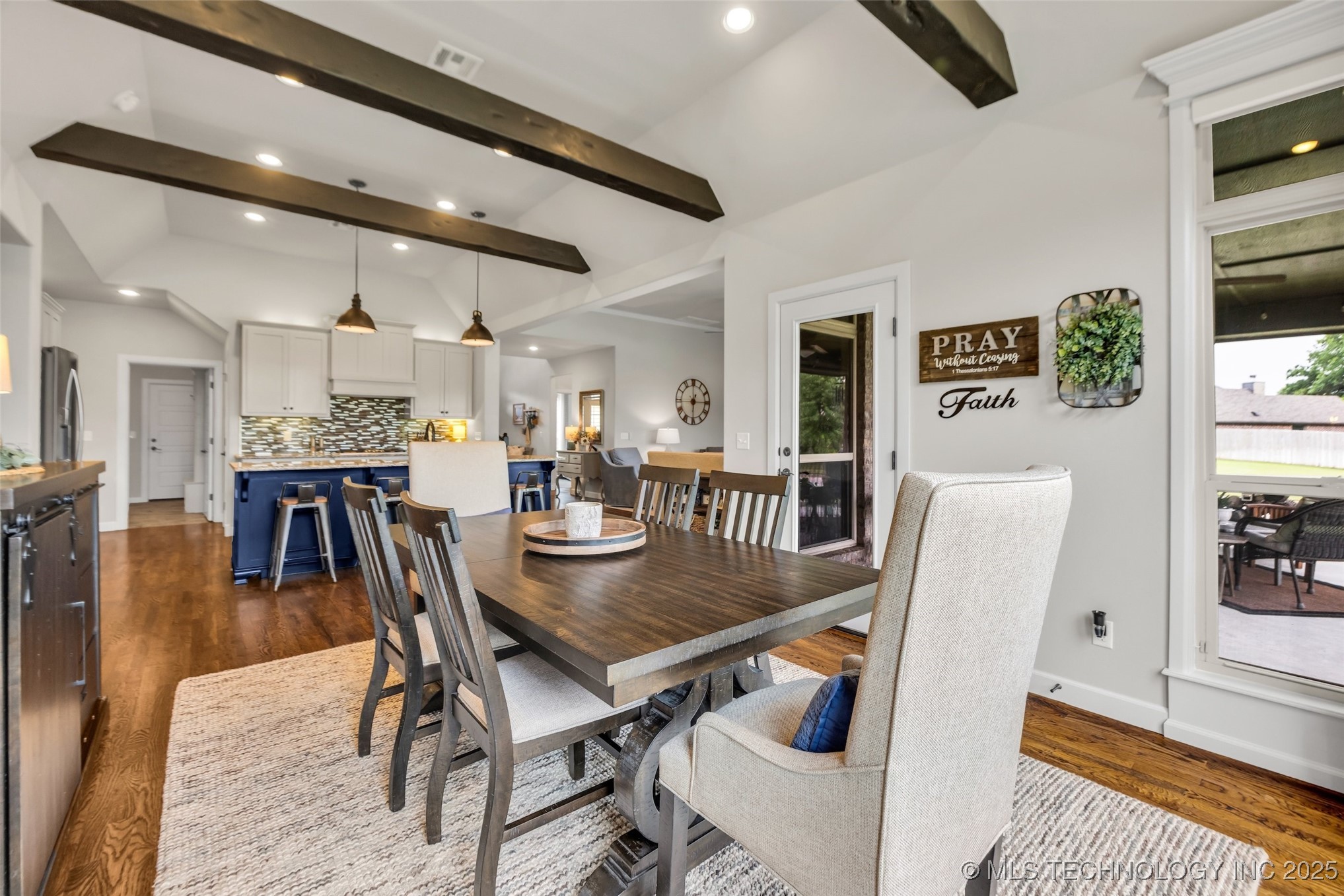 6808 S Chestnut Avenue