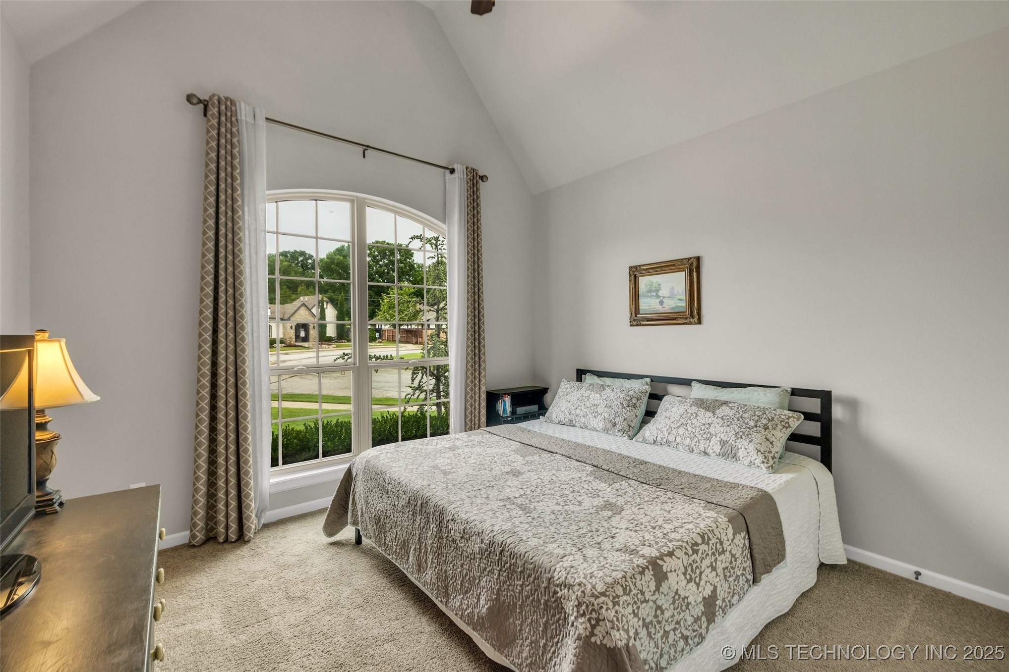 6808 S Chestnut Avenue