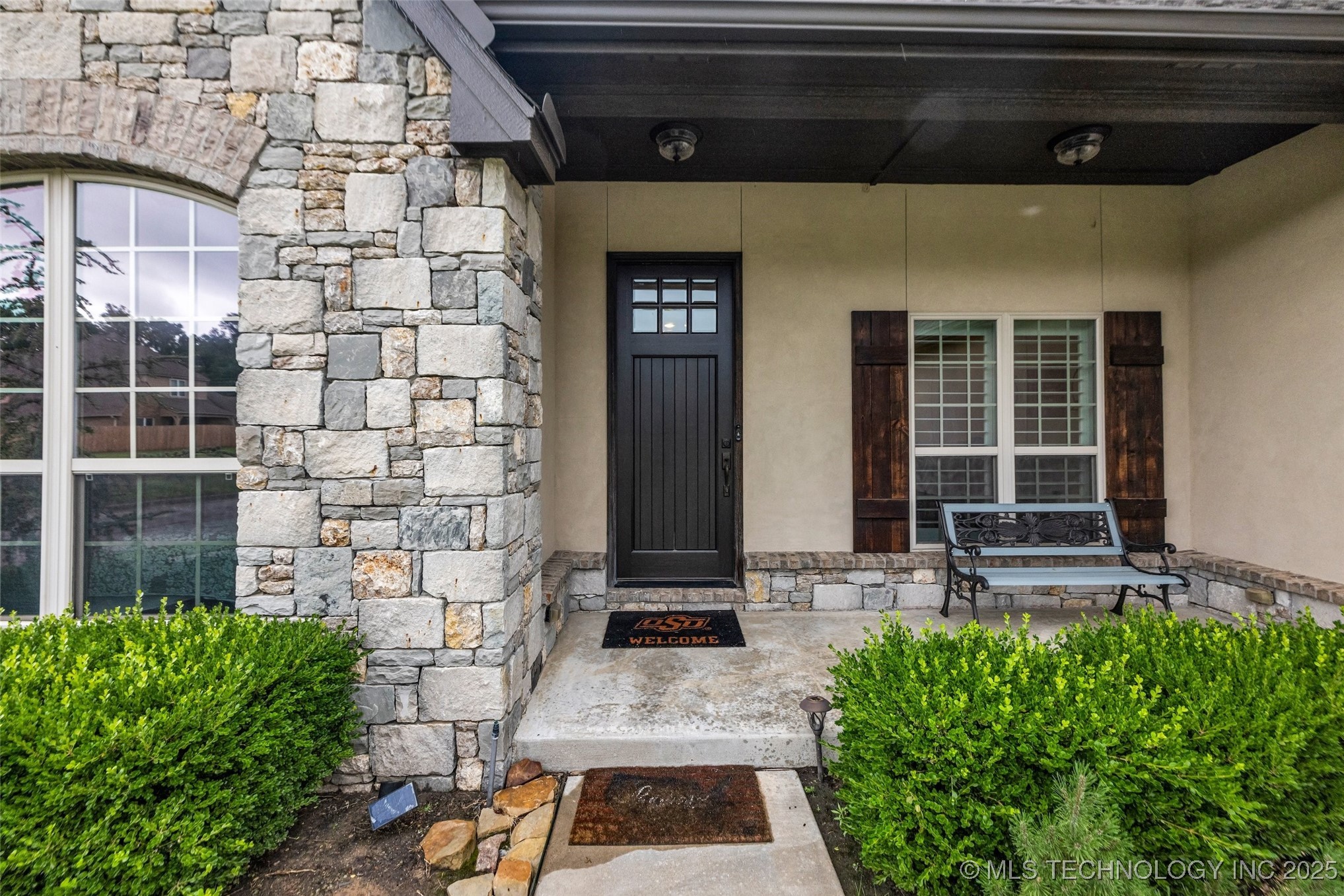 6808 S Chestnut Avenue