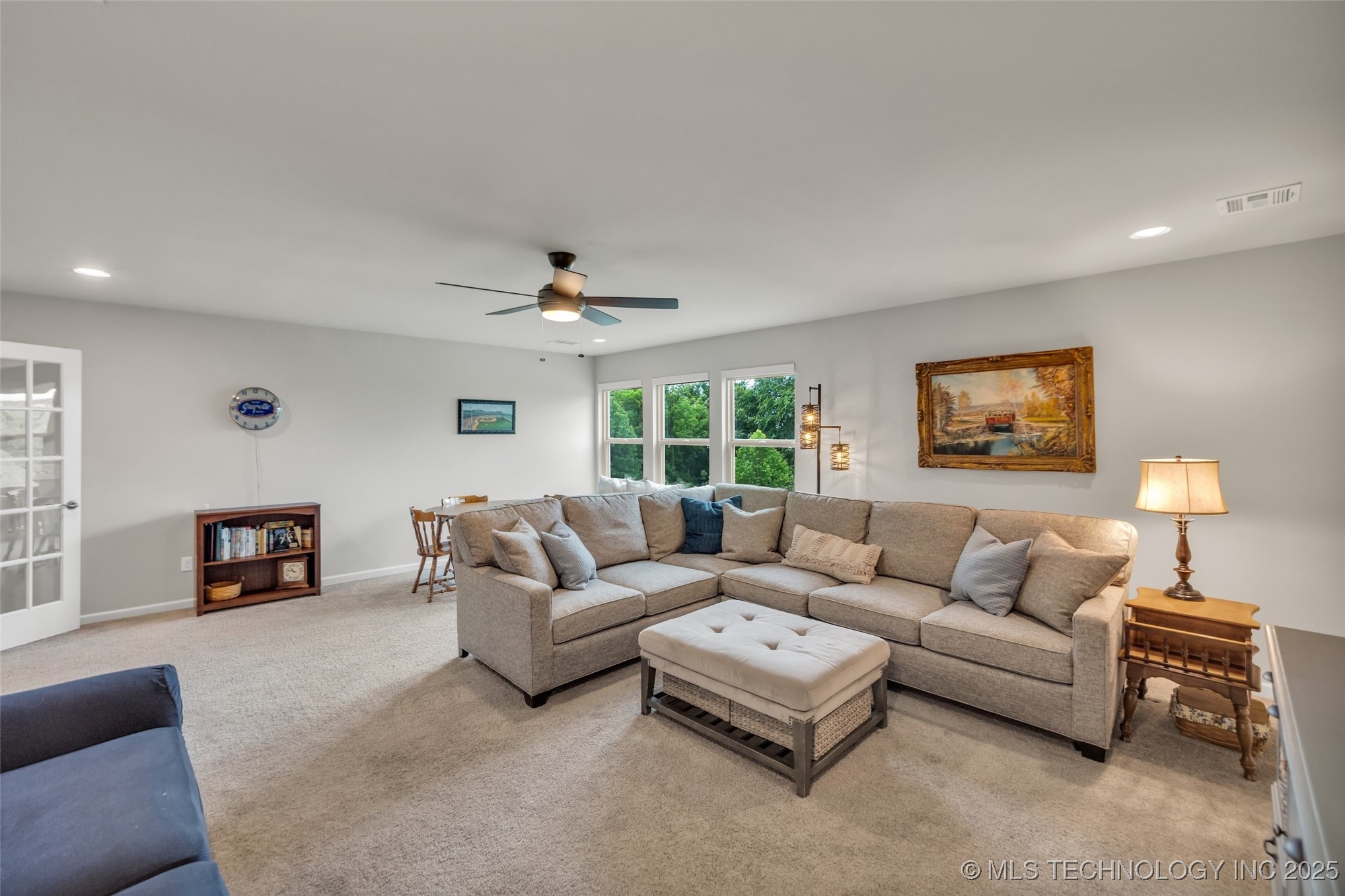 6808 S Chestnut Avenue