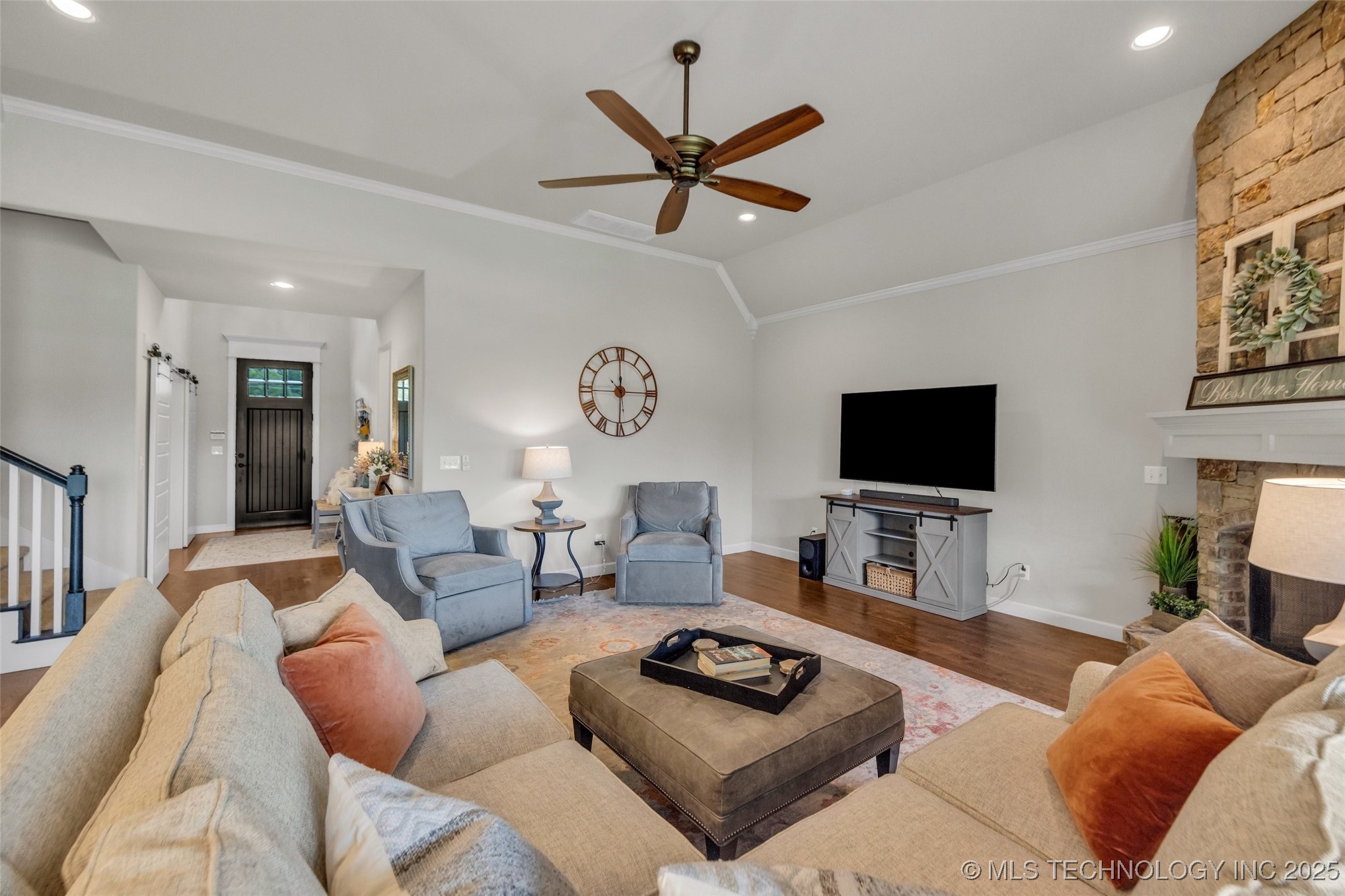 6808 S Chestnut Avenue