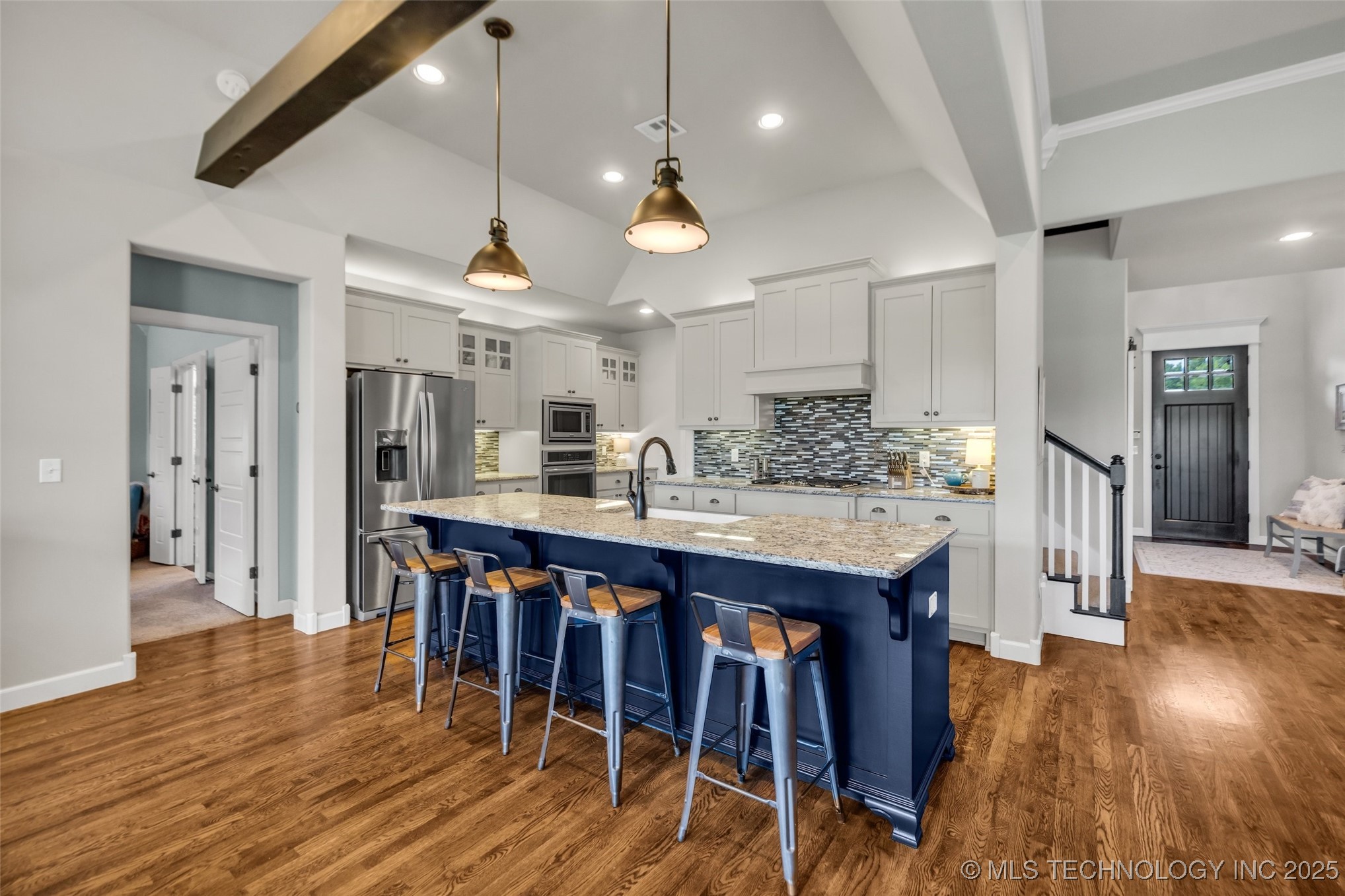 6808 S Chestnut Avenue