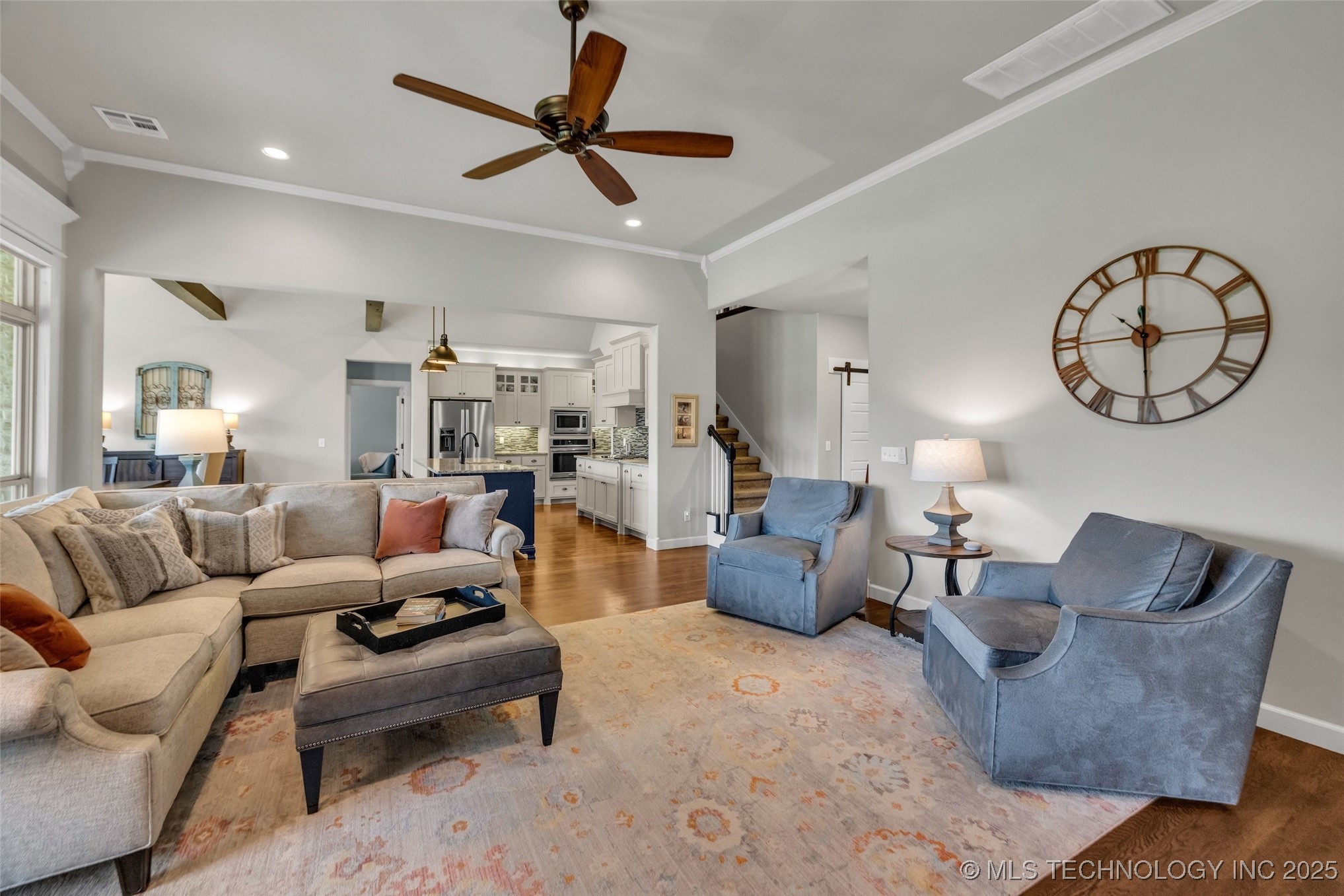 6808 S Chestnut Avenue