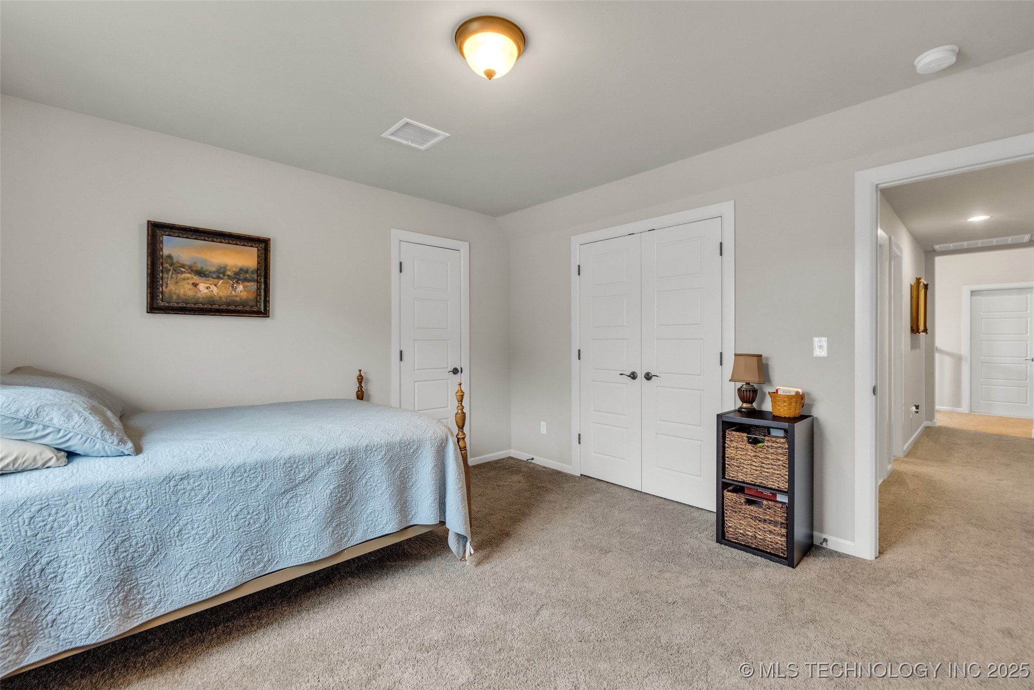 6808 S Chestnut Avenue