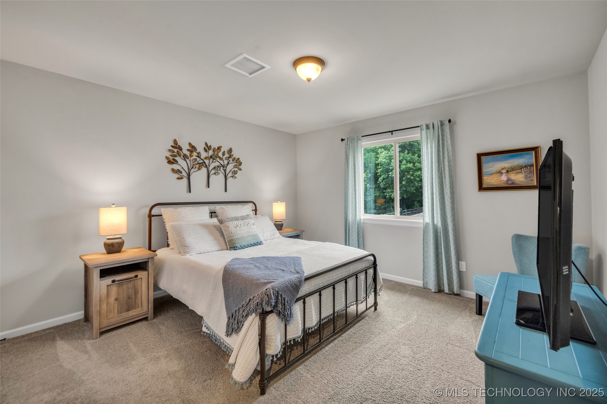 6808 S Chestnut Avenue