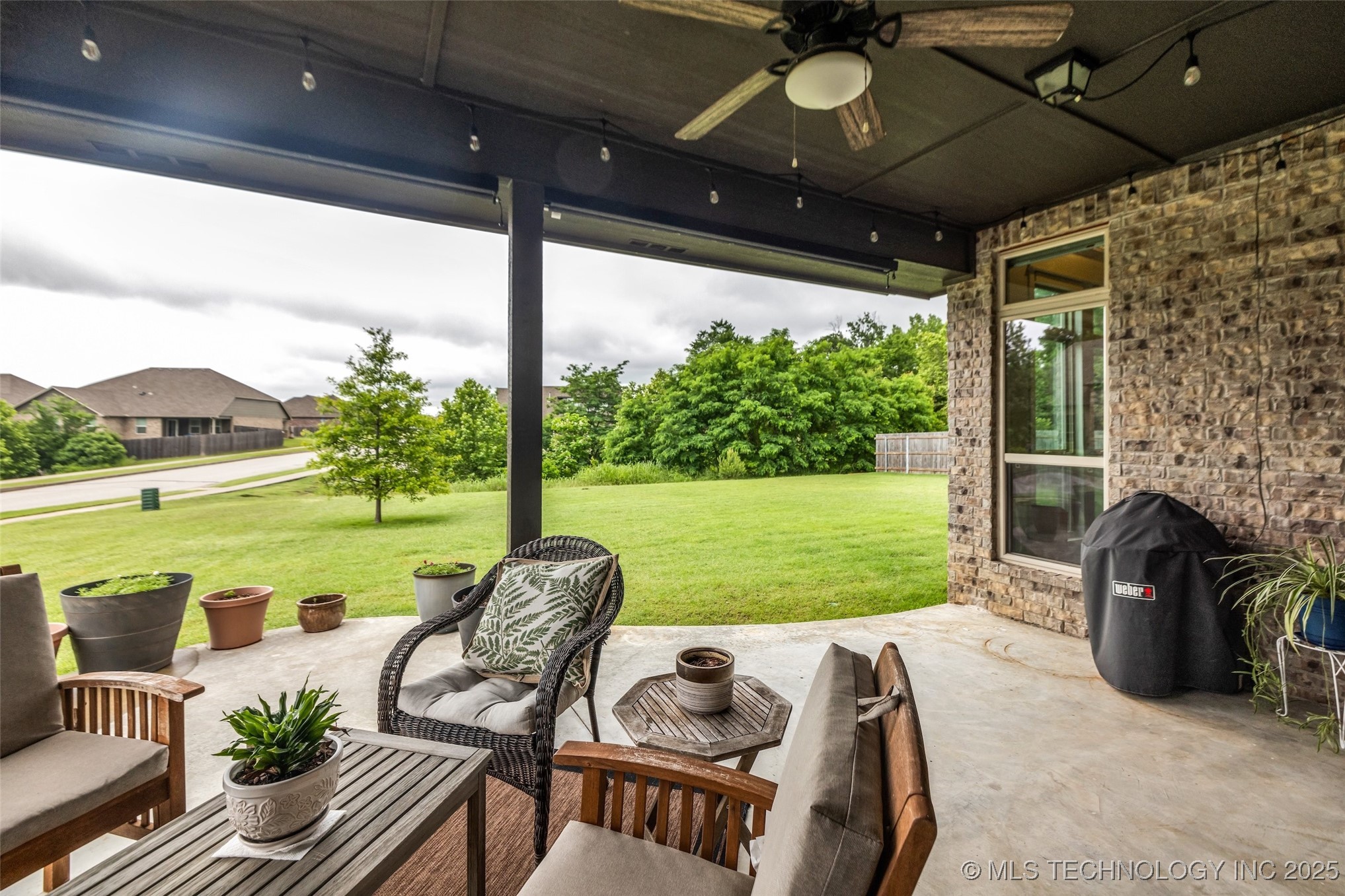 6808 S Chestnut Avenue