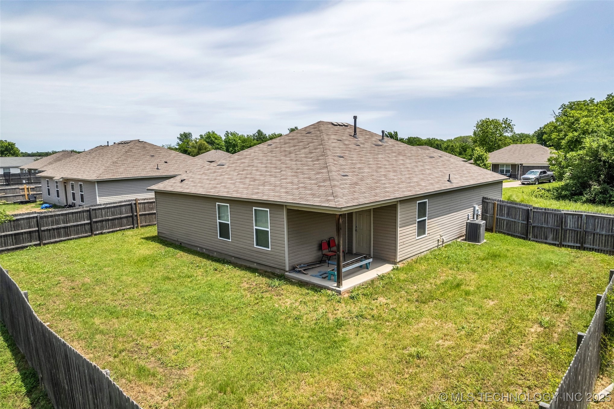 2801 Lariat Lane