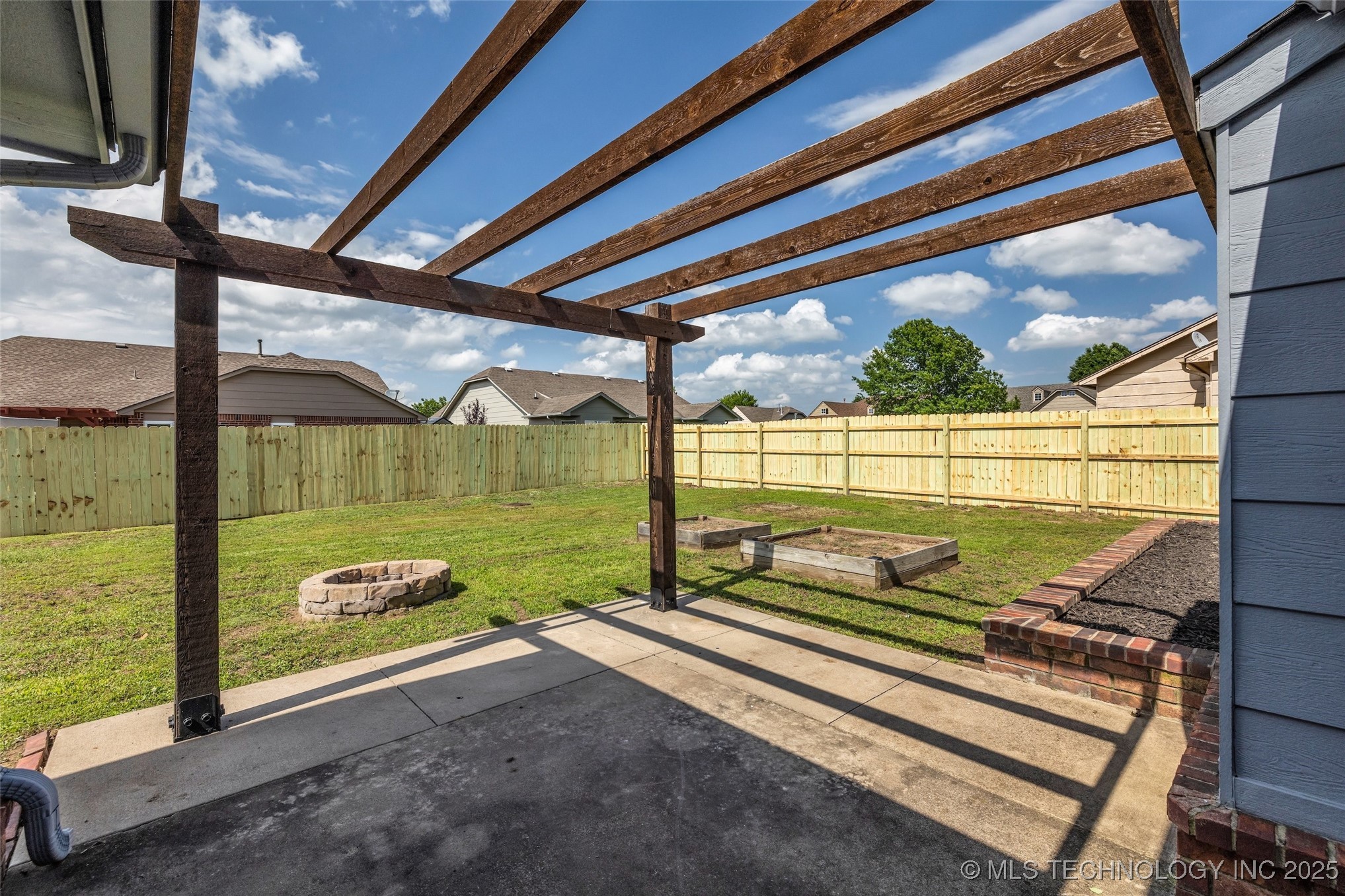 20409 E 44th Street S