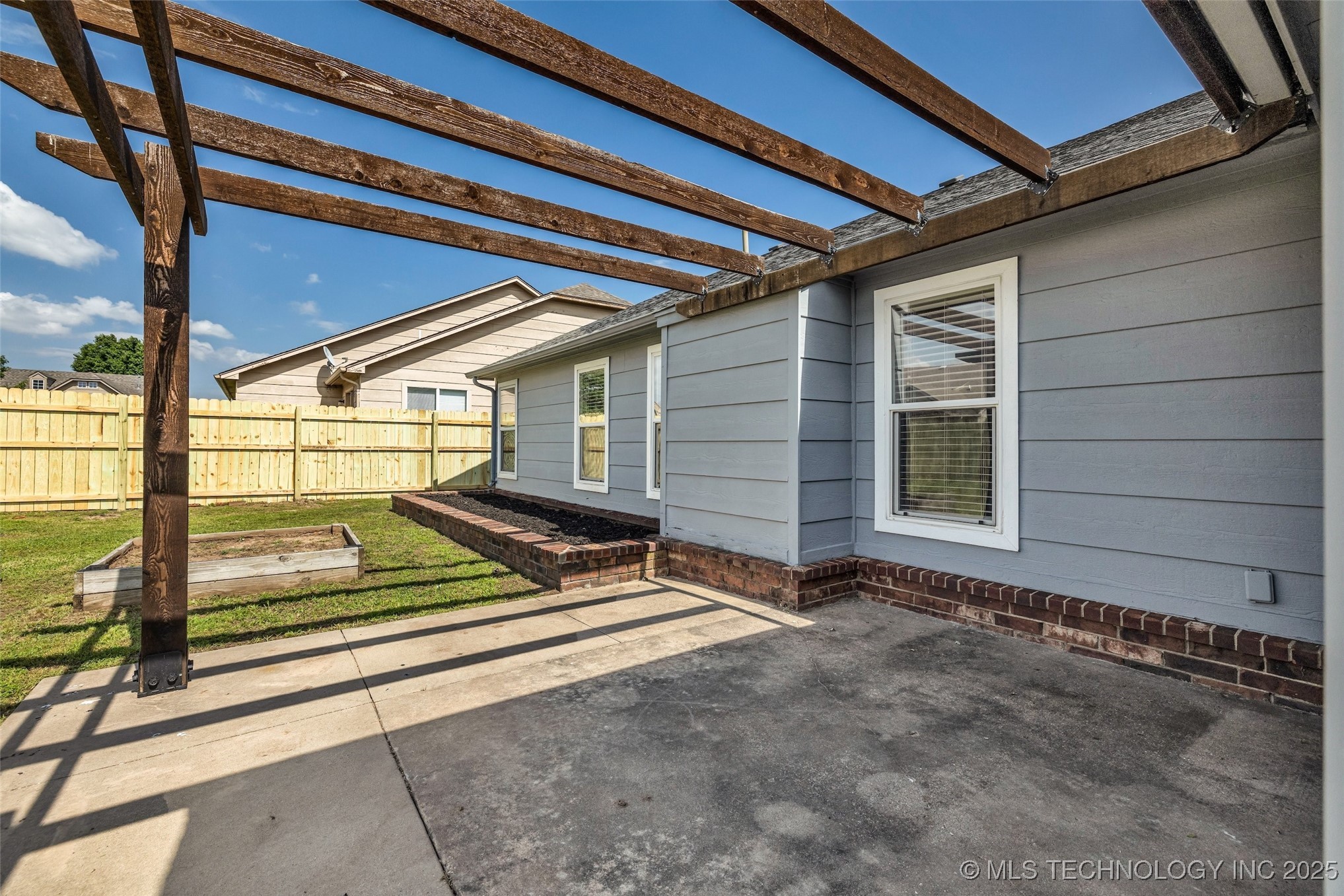 20409 E 44th Street S