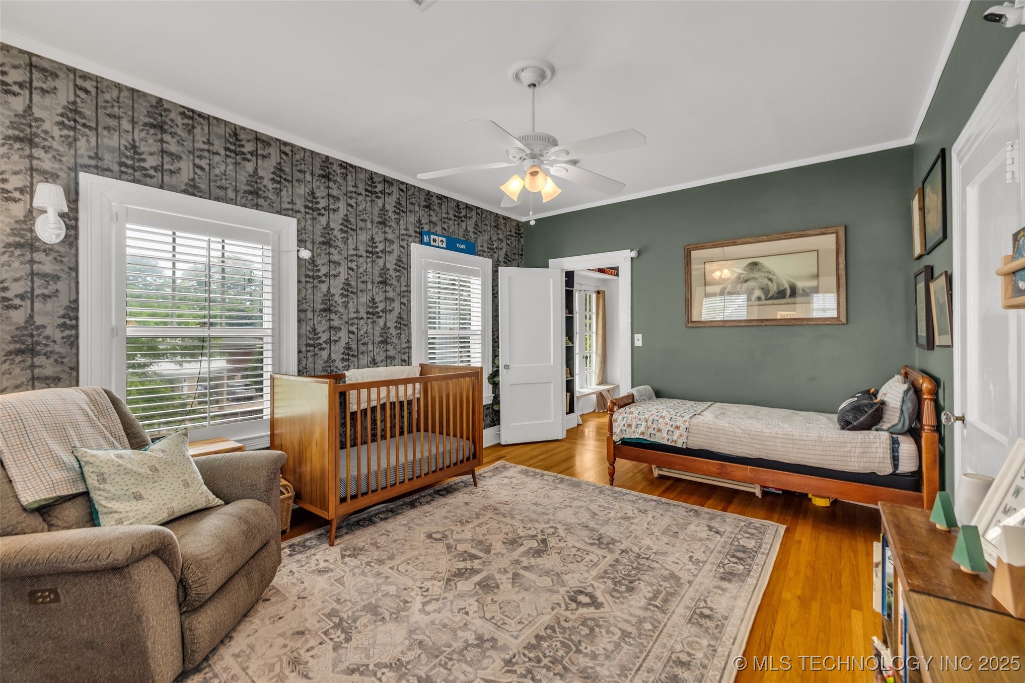 1006 E 17th Place
