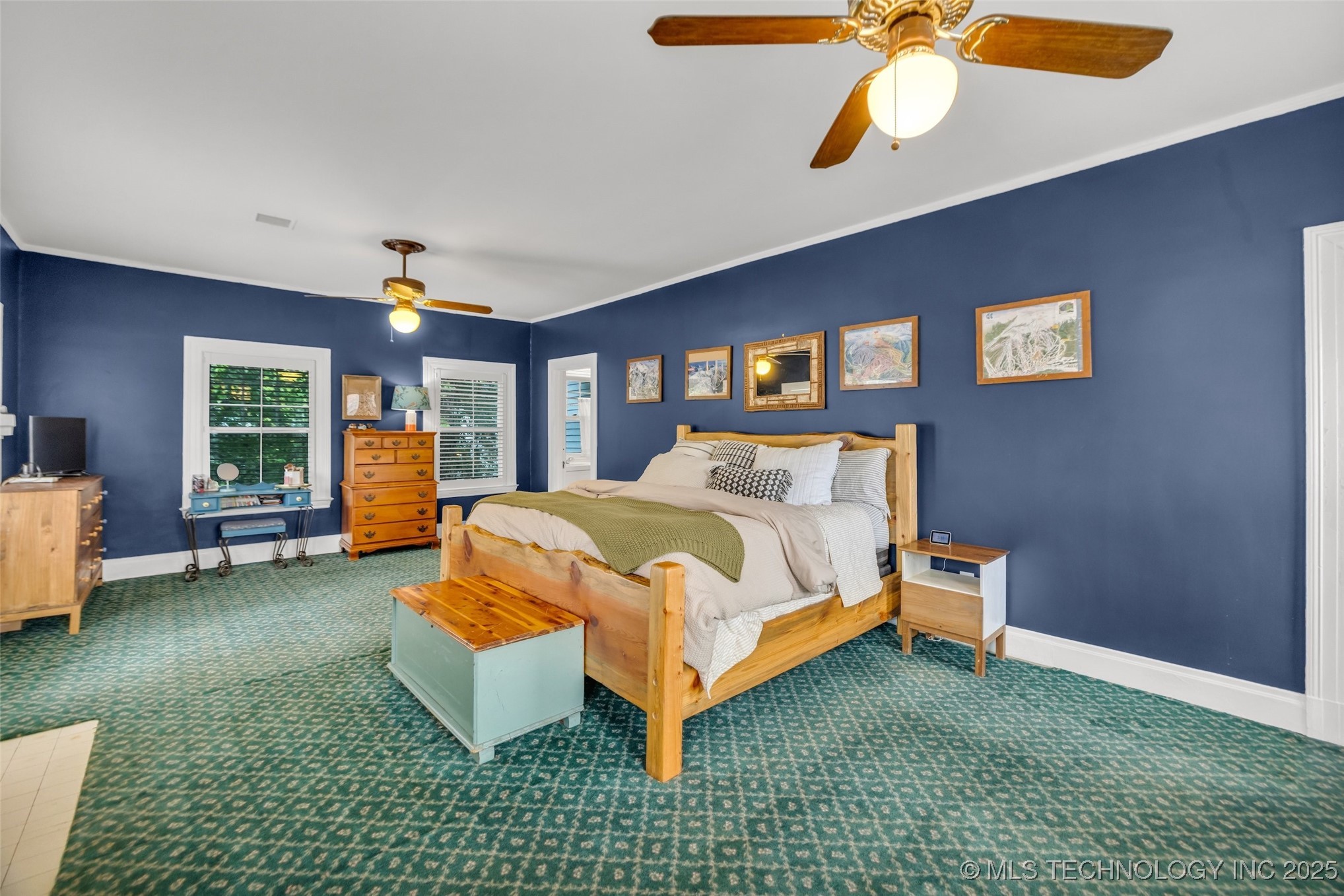 1006 E 17th Place