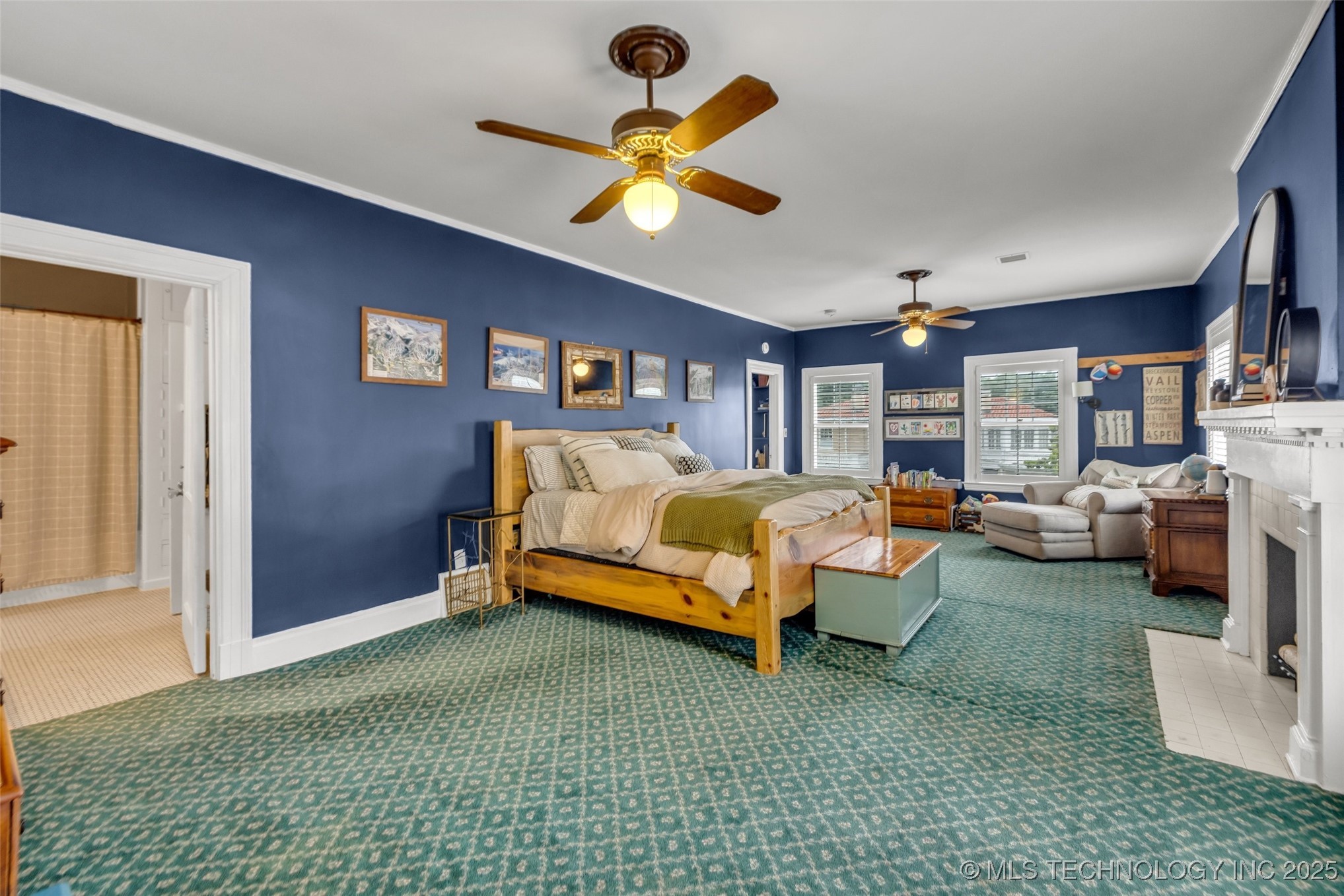 1006 E 17th Place