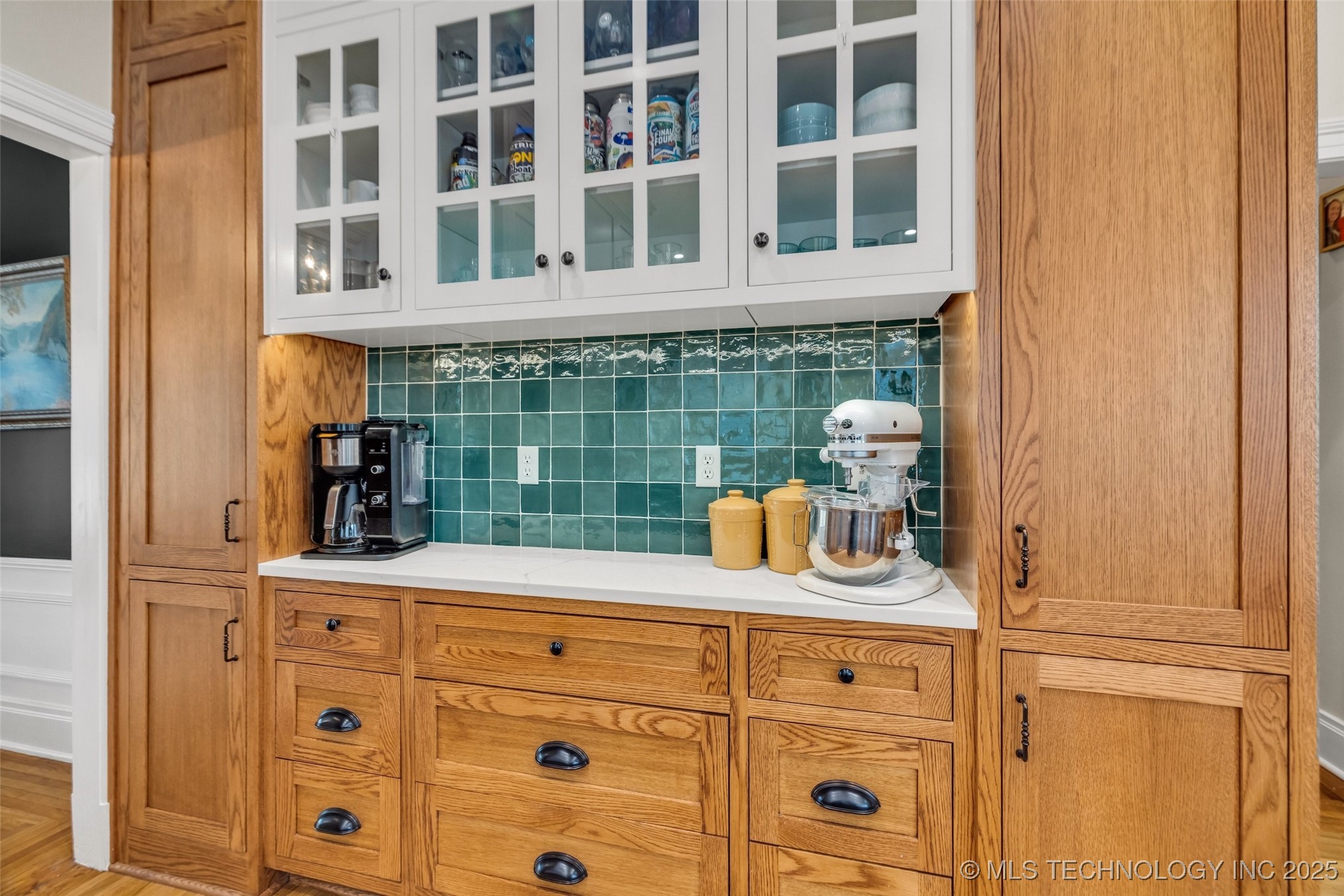 1006 E 17th Place