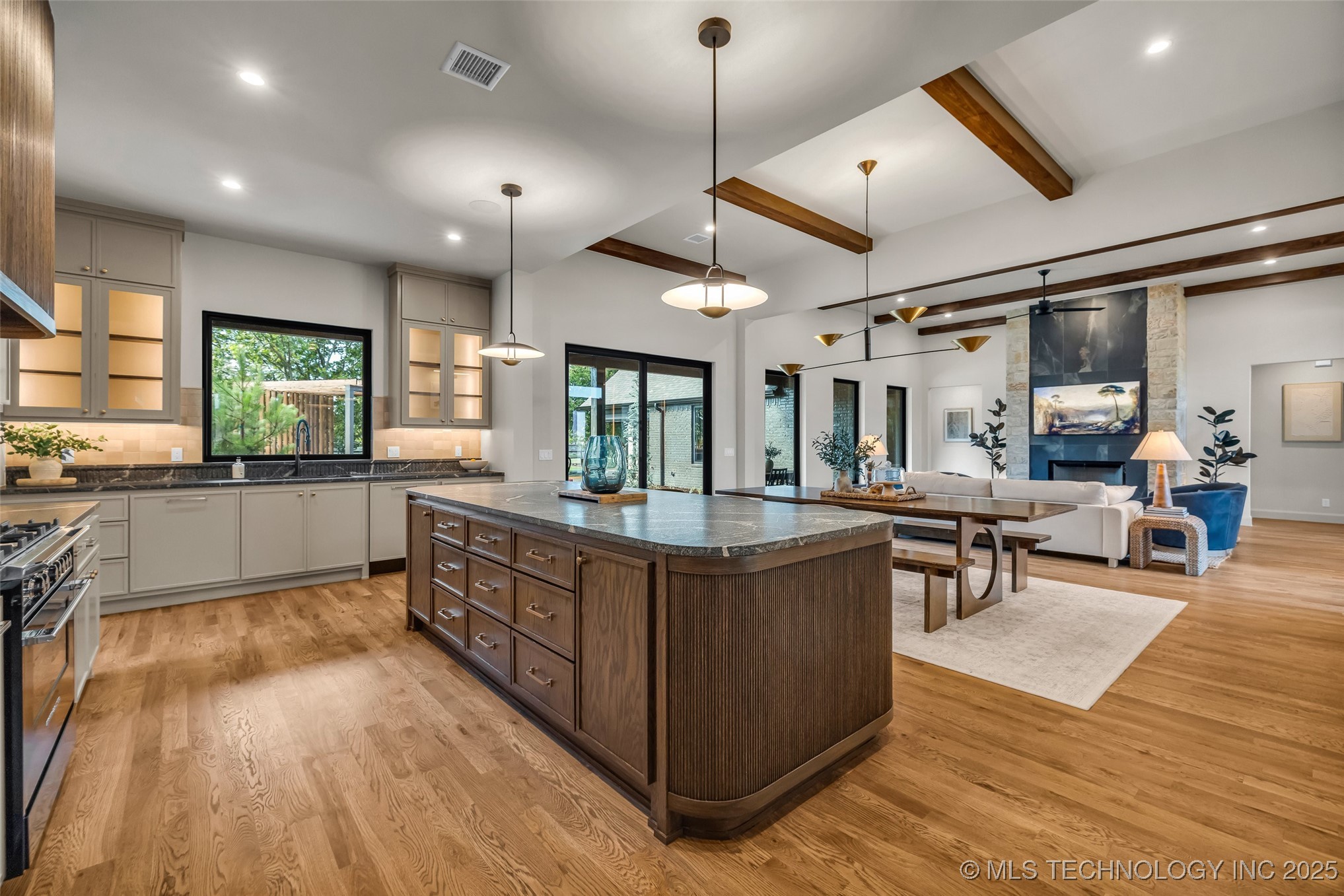 17624 E White Tail Cove