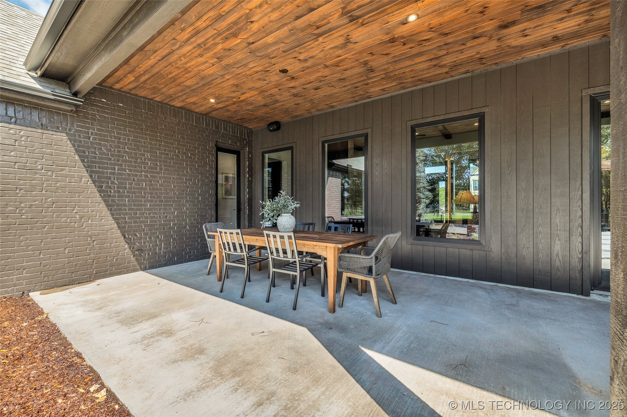 17624 E White Tail Cove