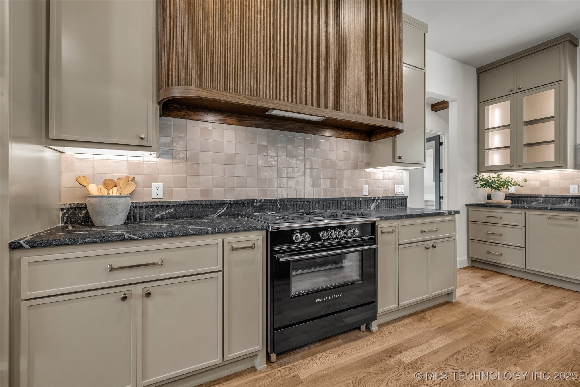 17624 E White Tail Cove