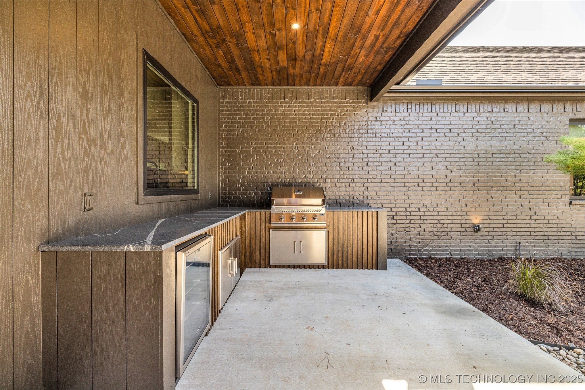 17624 E White Tail Cove