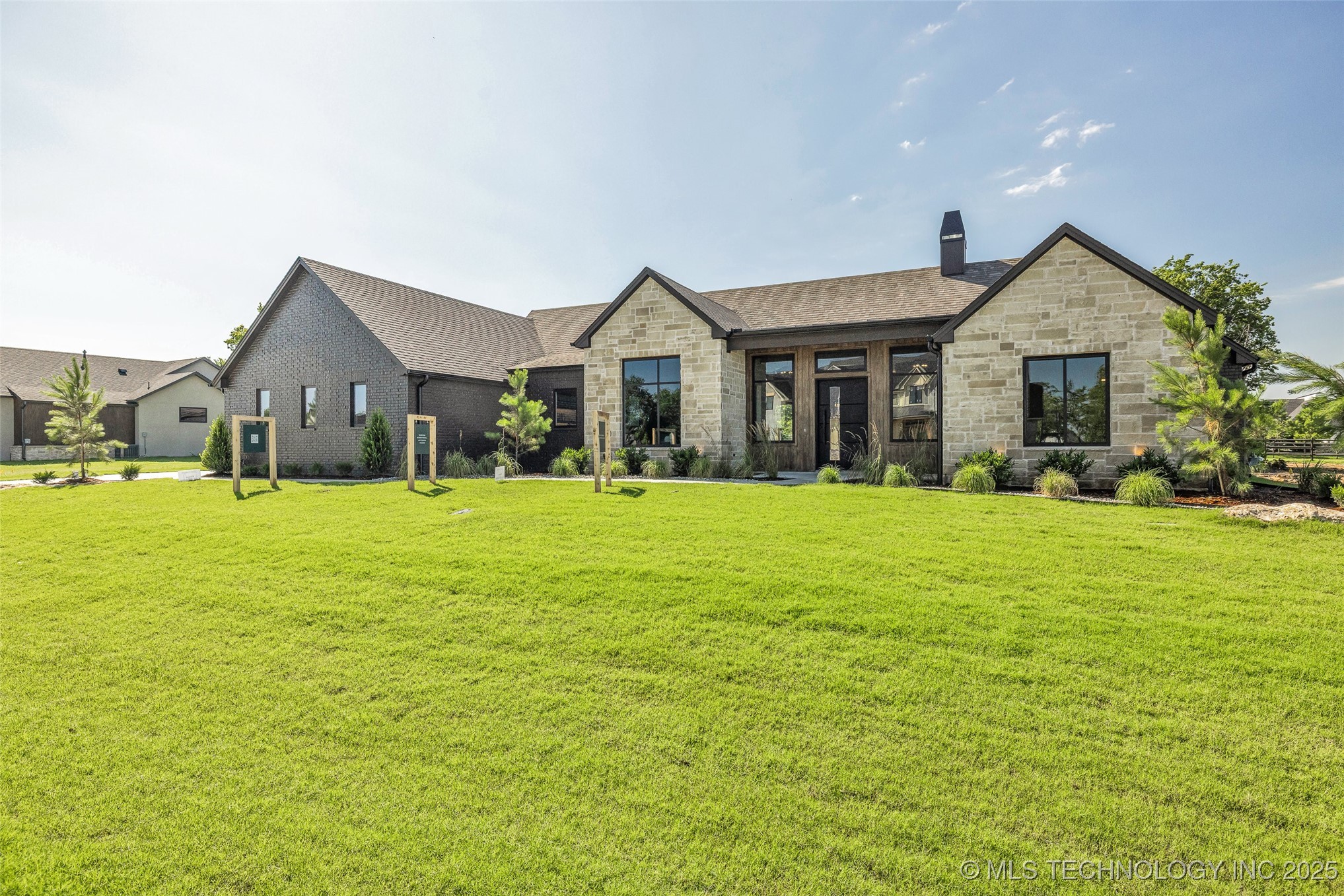 17624 E White Tail Cove