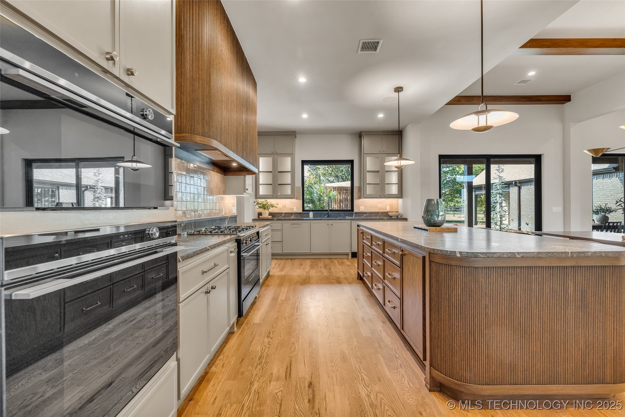 17624 E White Tail Cove